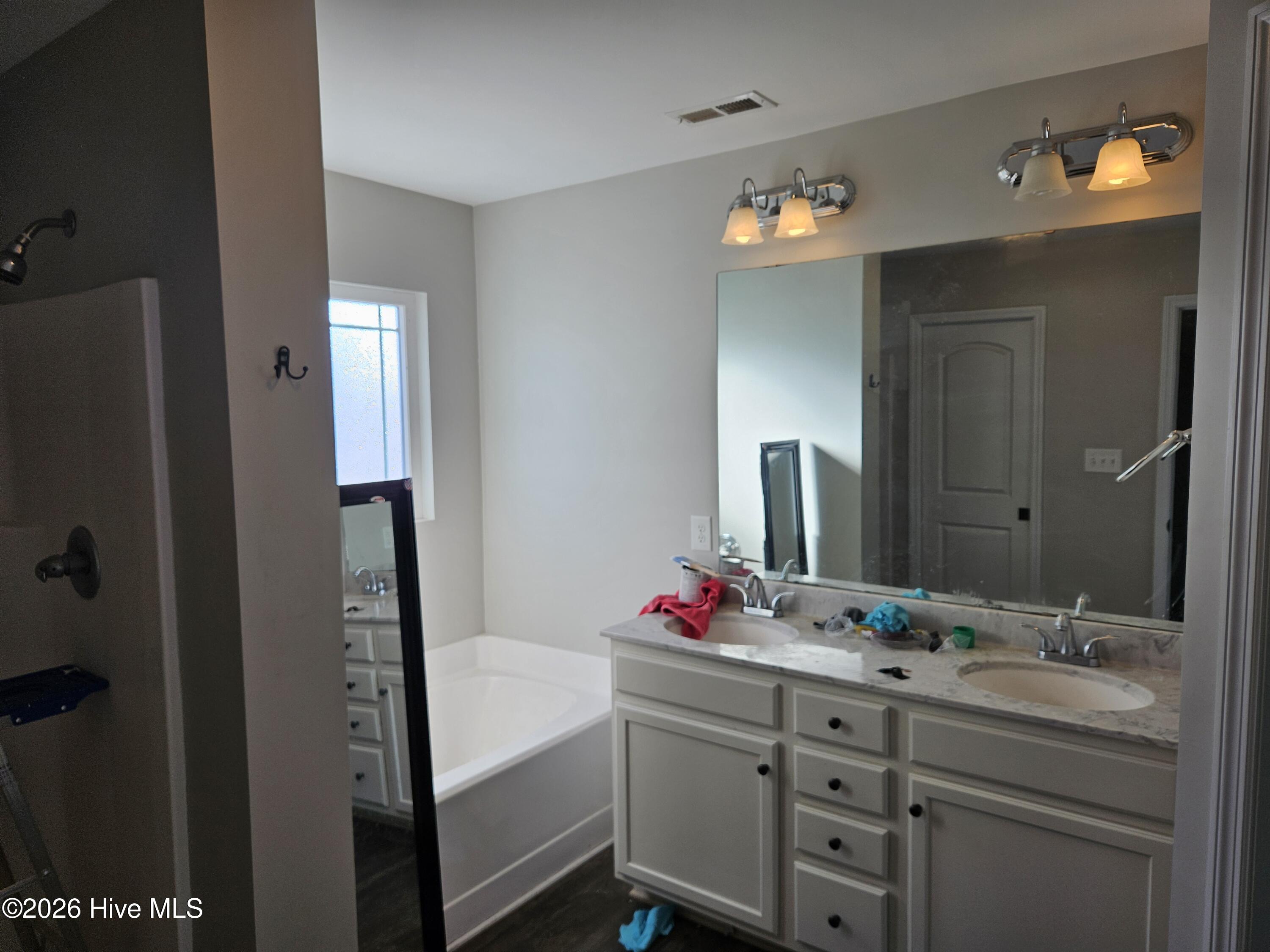 211 Breakwater Drive Property Photo 15