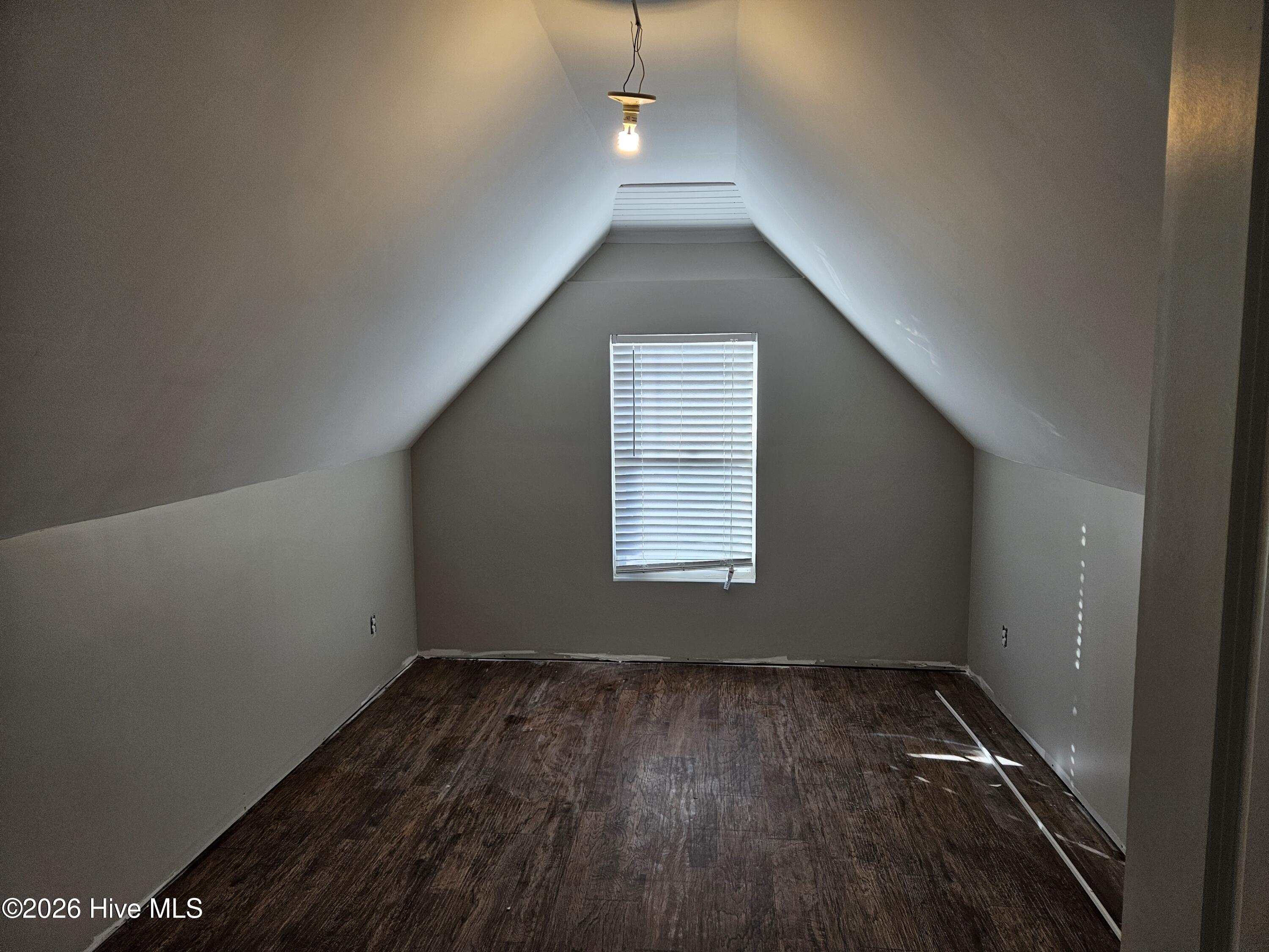 211 Breakwater Drive Property Photo 17