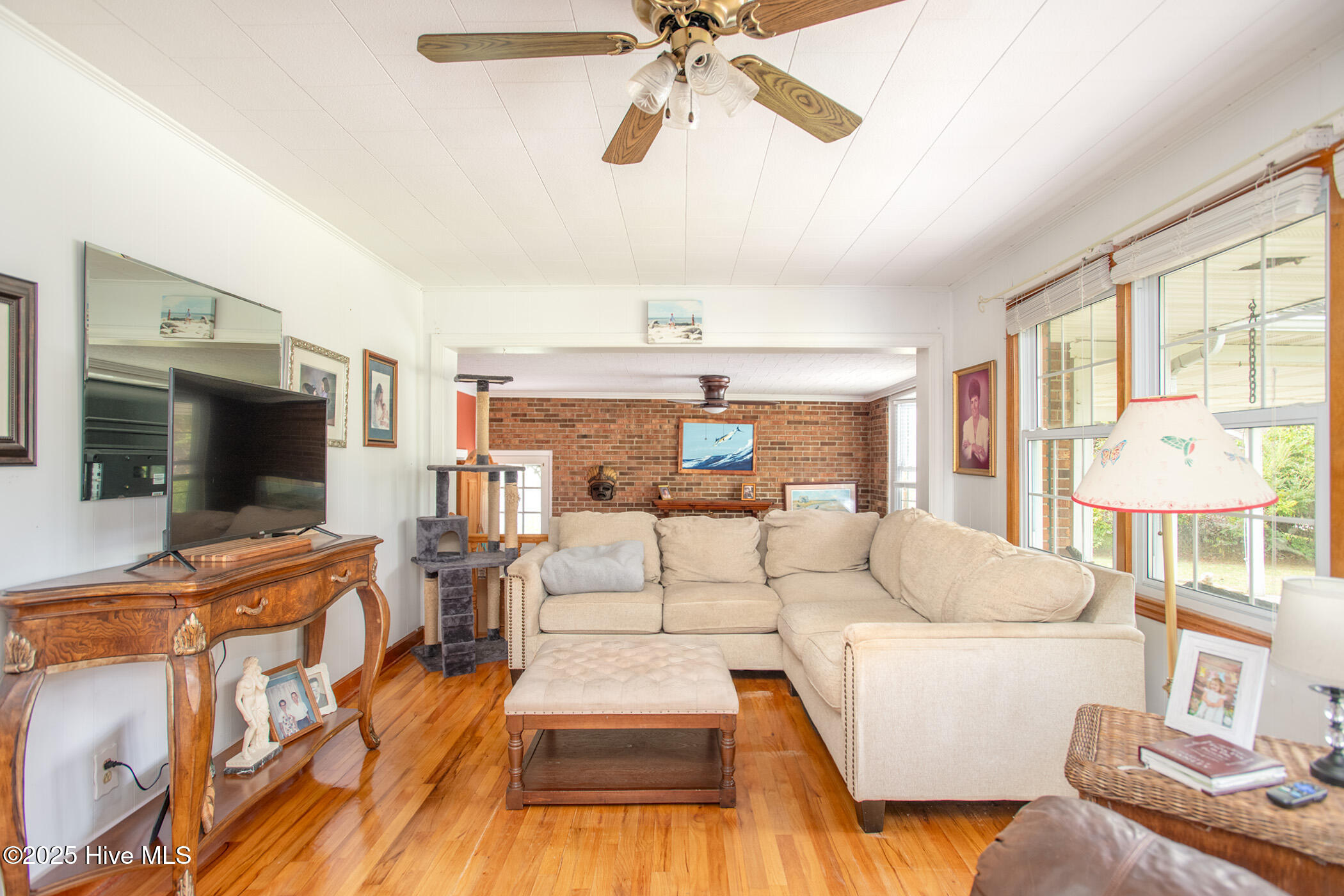 2596 Cedar Island Road Property Photo 8