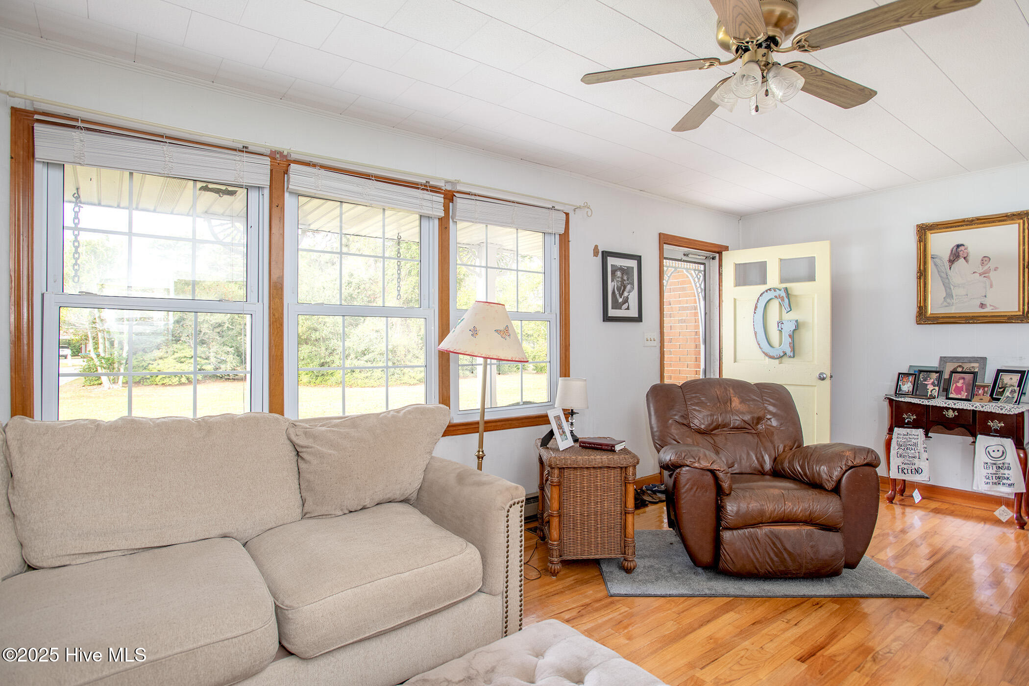 2596 Cedar Island Road Property Photo 9