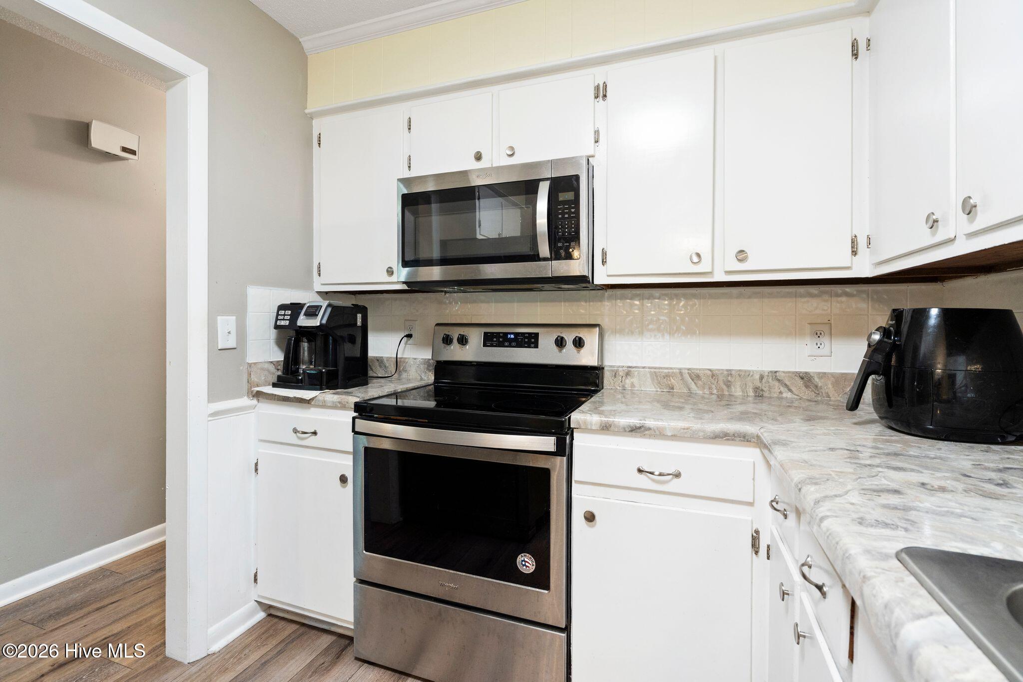 354 Mercer Avenue Property Photo 4