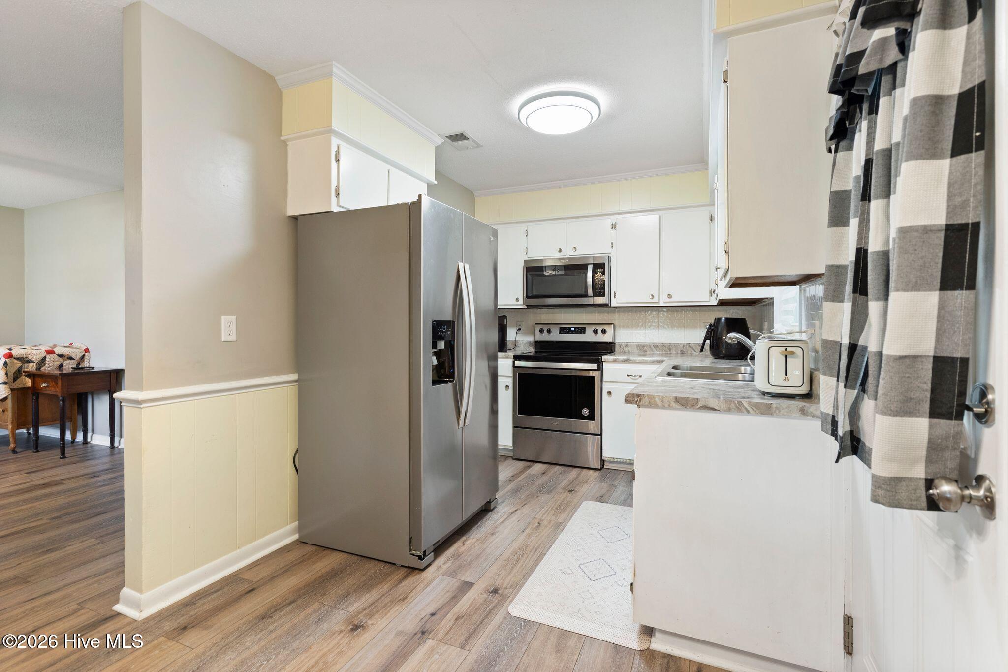 354 Mercer Avenue Property Photo 16