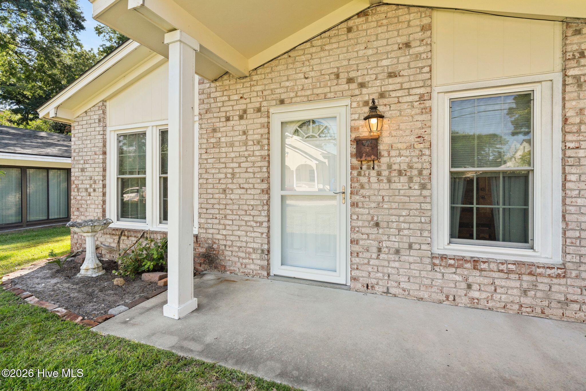 354 Mercer Avenue Property Photo 18