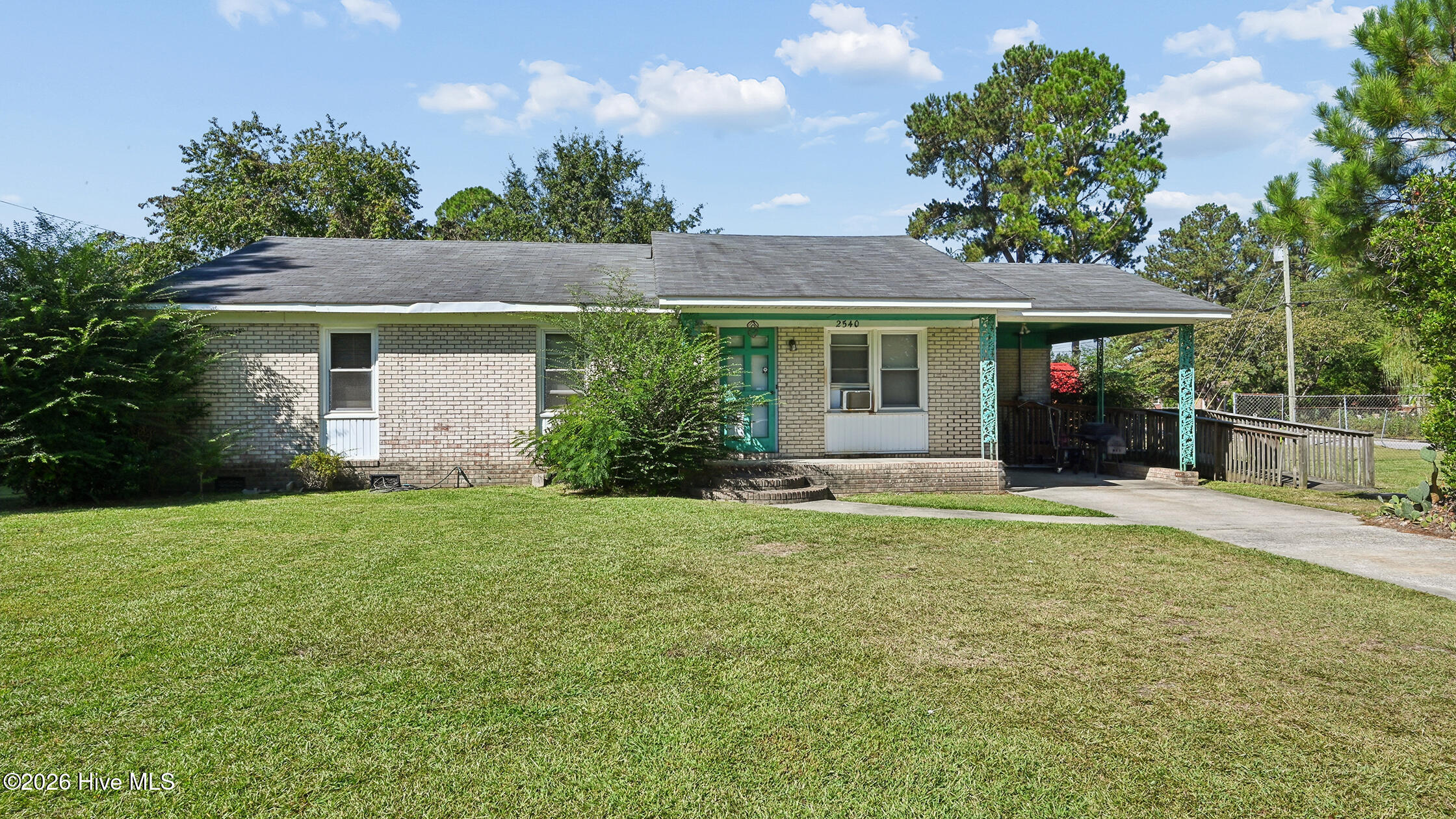 2540 Rosewood Drive Property Photo 2