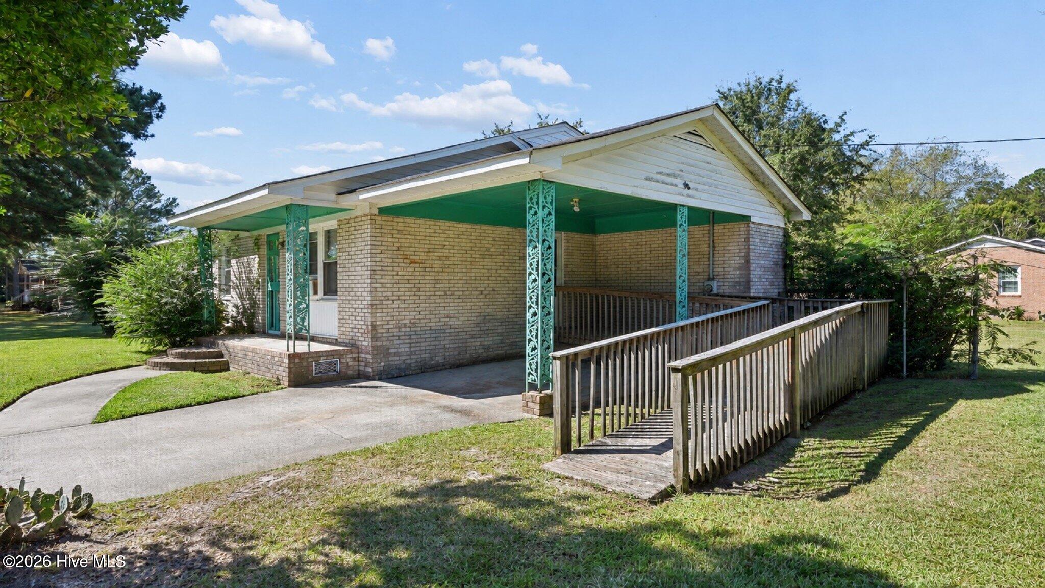 2540 Rosewood Drive Property Photo 5
