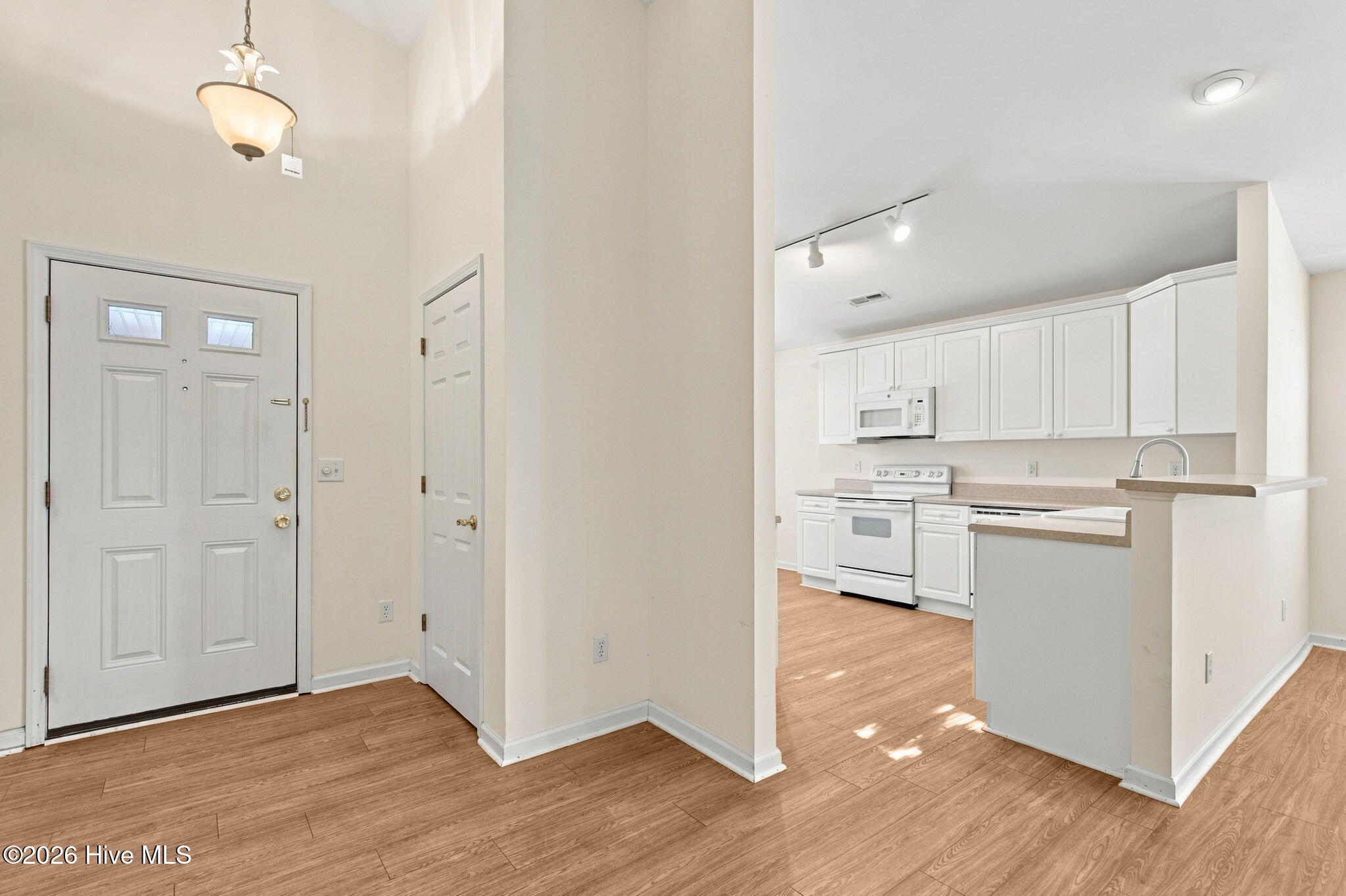 4940 Coronado Drive Property Photo 10