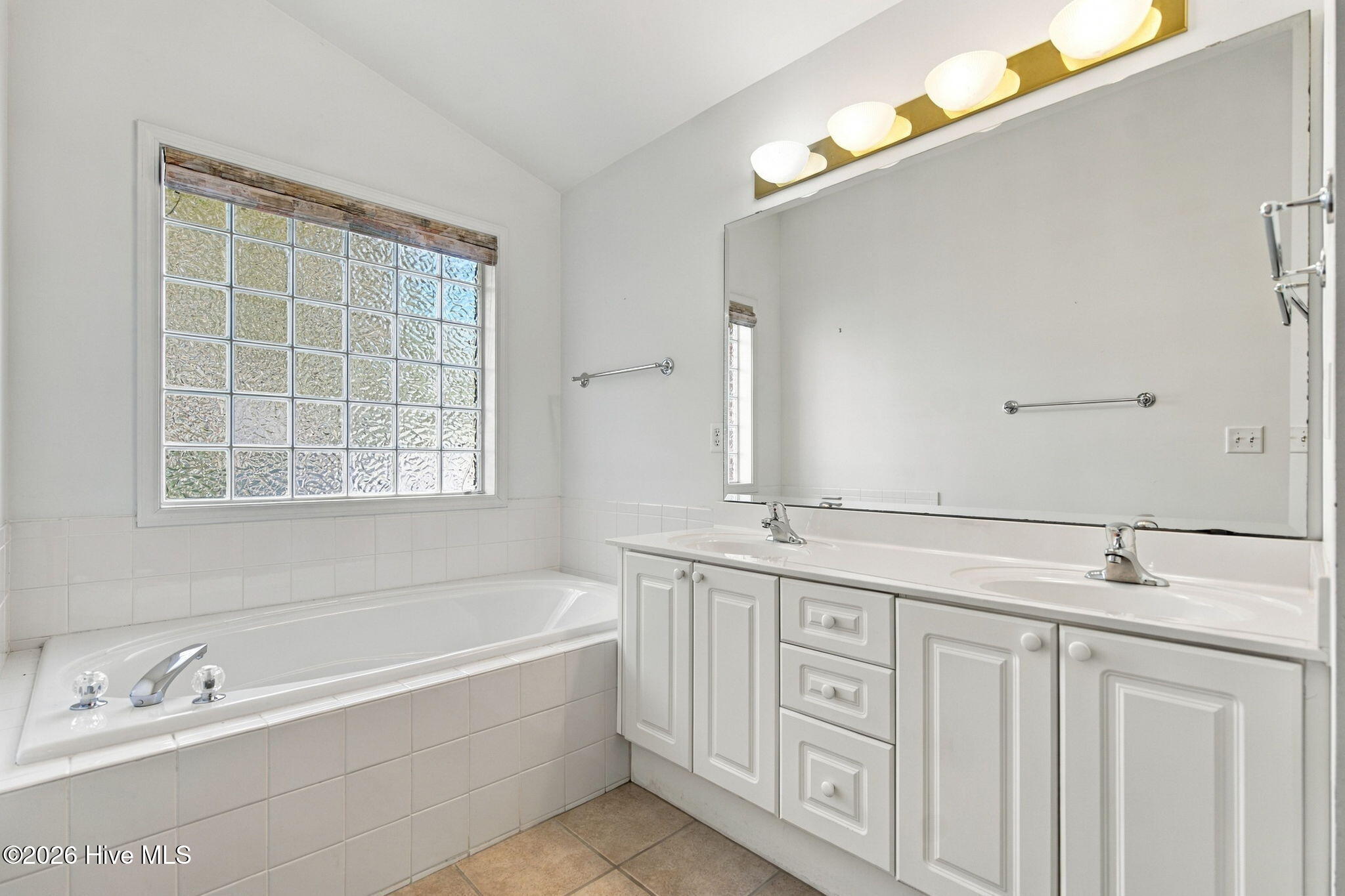 4940 Coronado Drive Property Photo 23