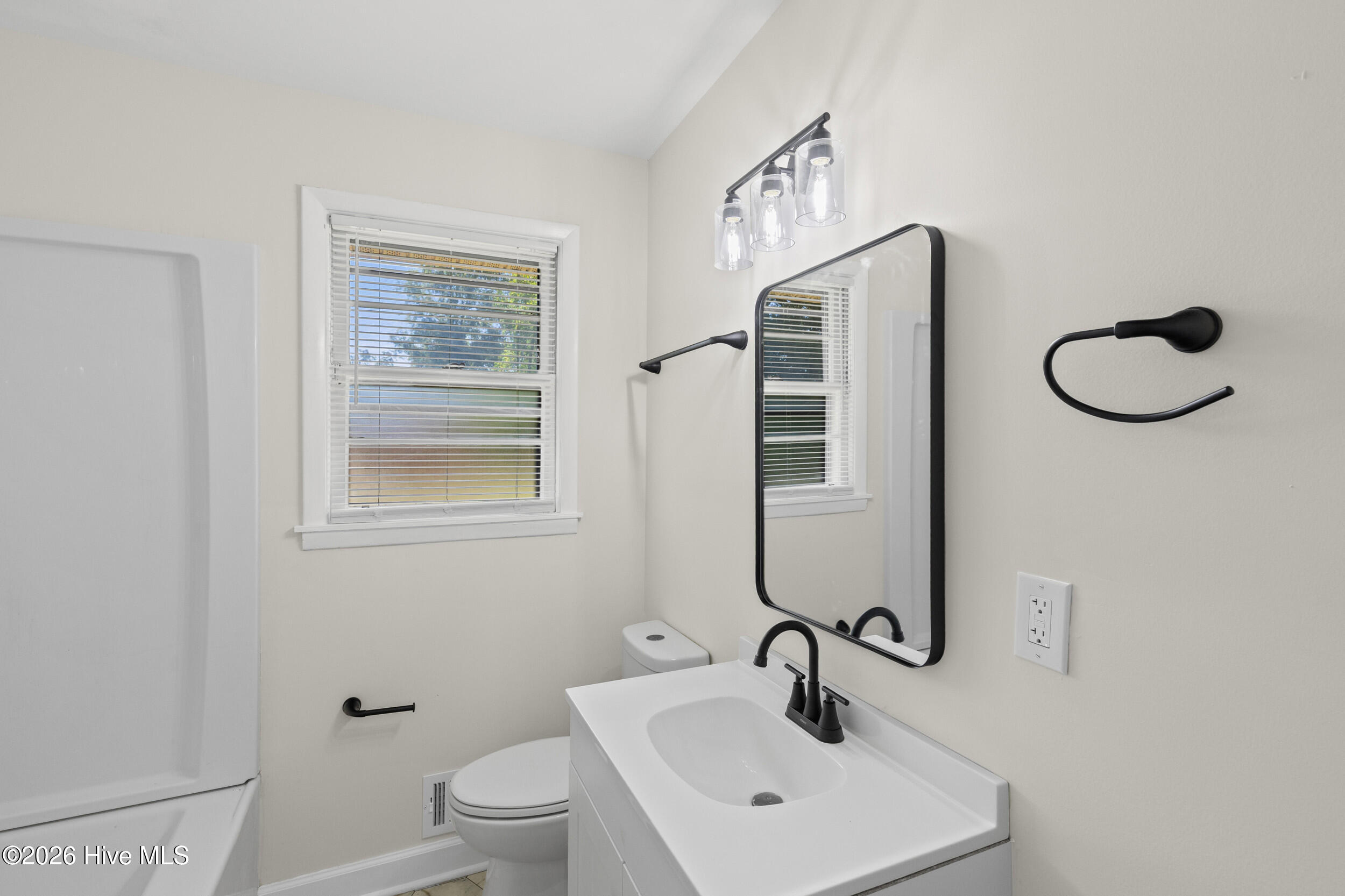 2154 Silverdale Road Property Photo 22