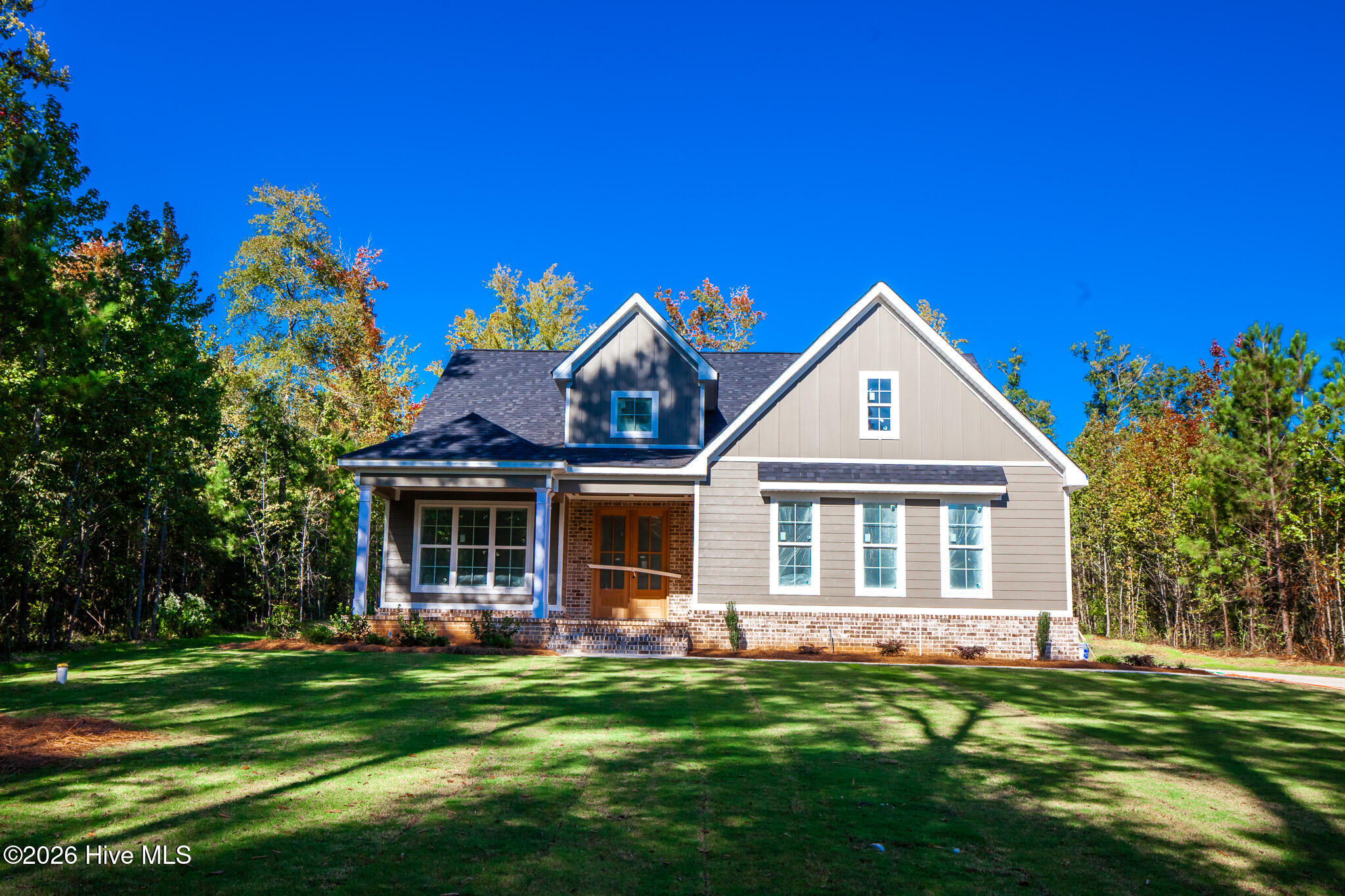 904 Fairbourne Drive Property Photo 3