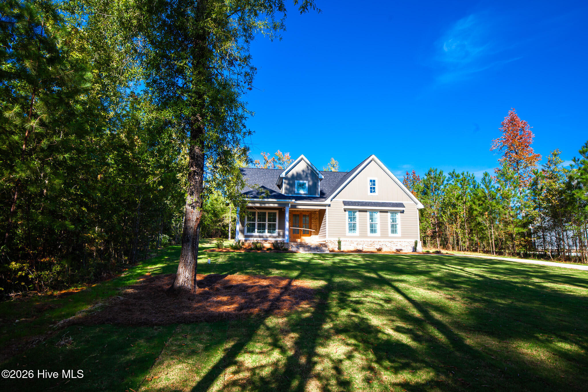 904 Fairbourne Drive Property Photo 4