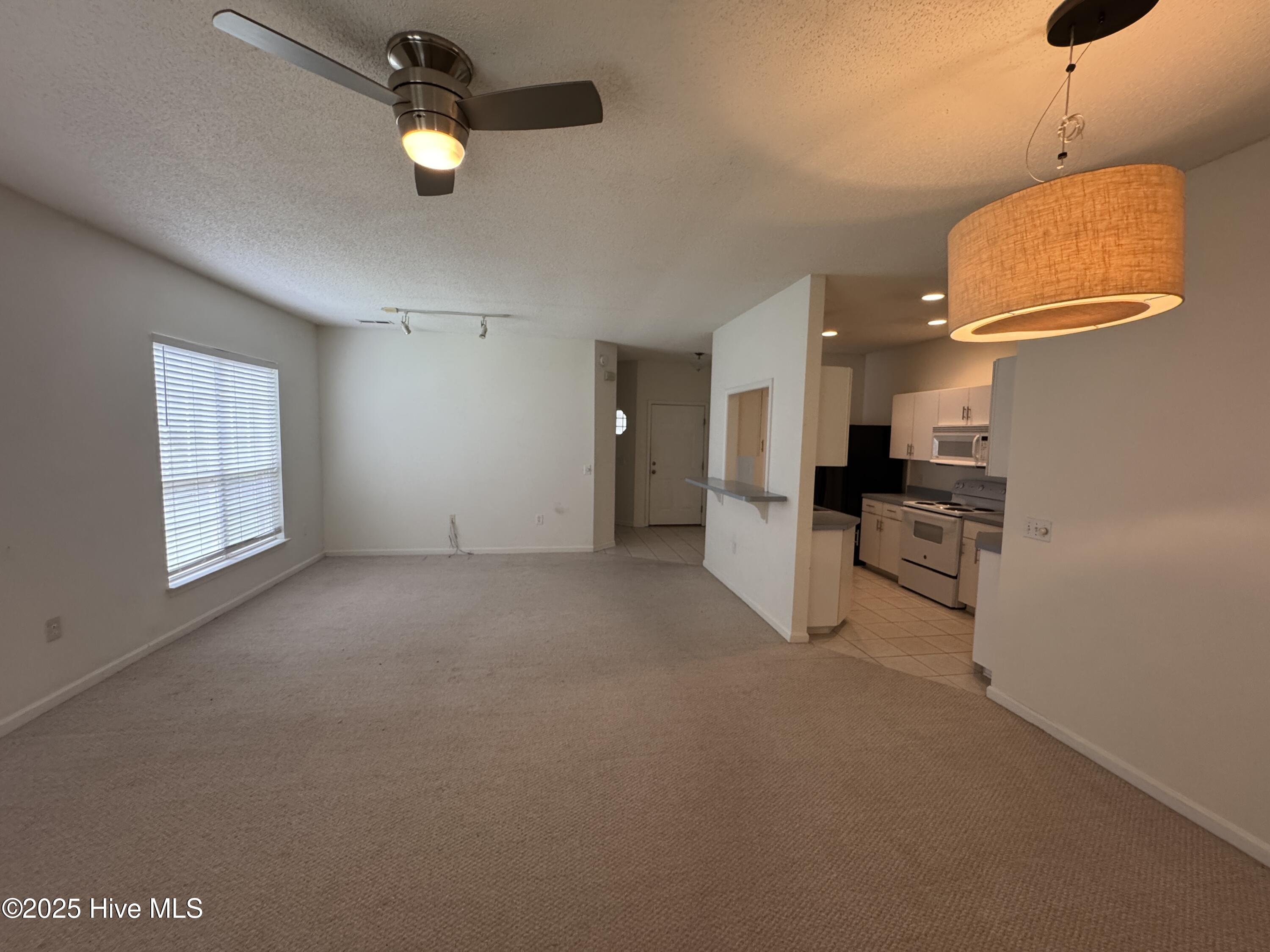 1600 Sturdivant Drive Apt 37 Property Photo 2
