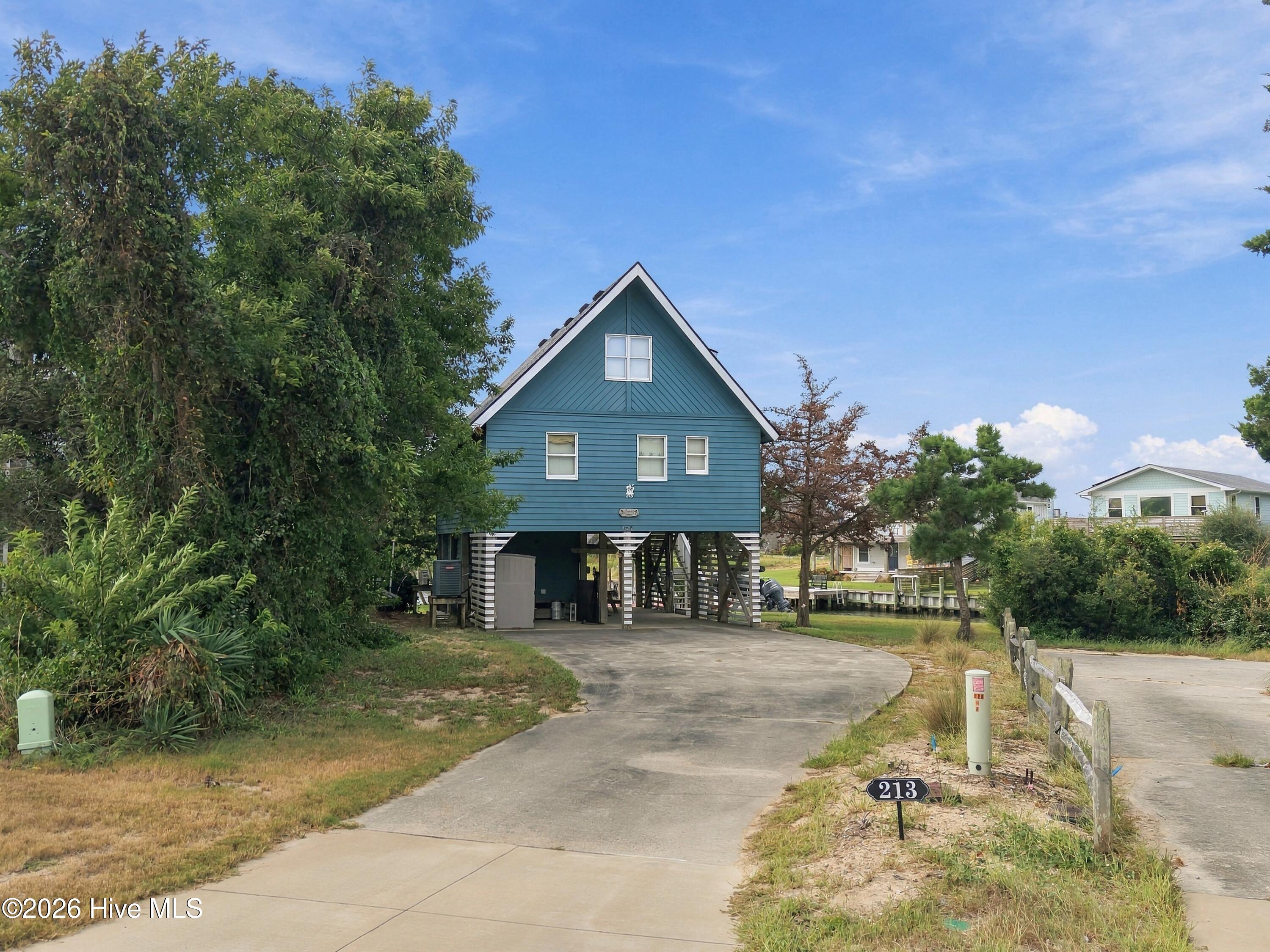 213 W Amberjack Court Property Photo 1