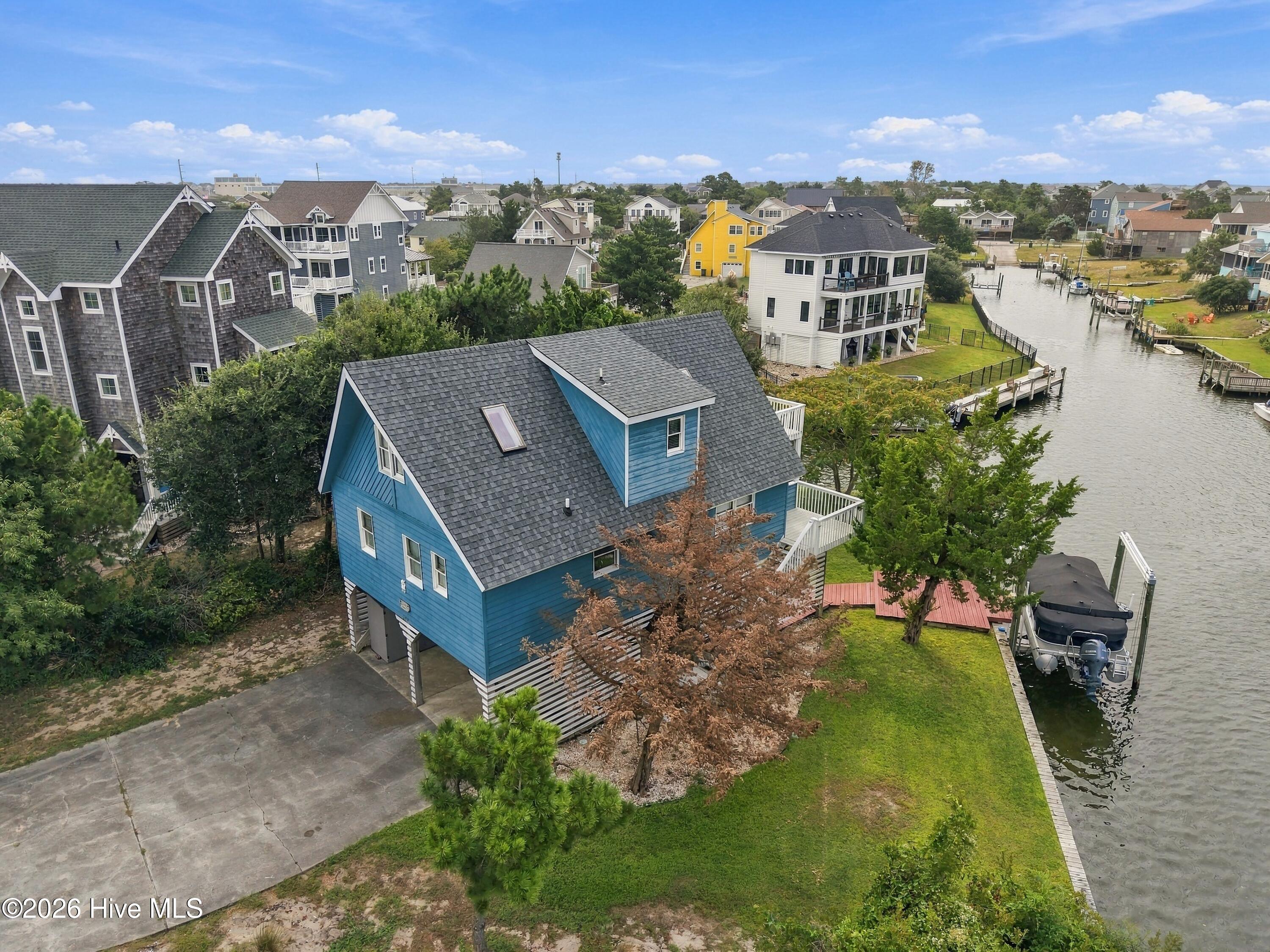 213 W Amberjack Court Property Photo 4