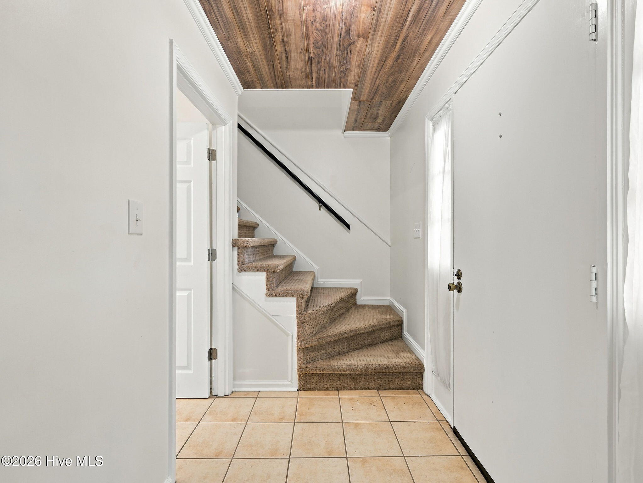 123 Robinhood Drive Property Photo 3