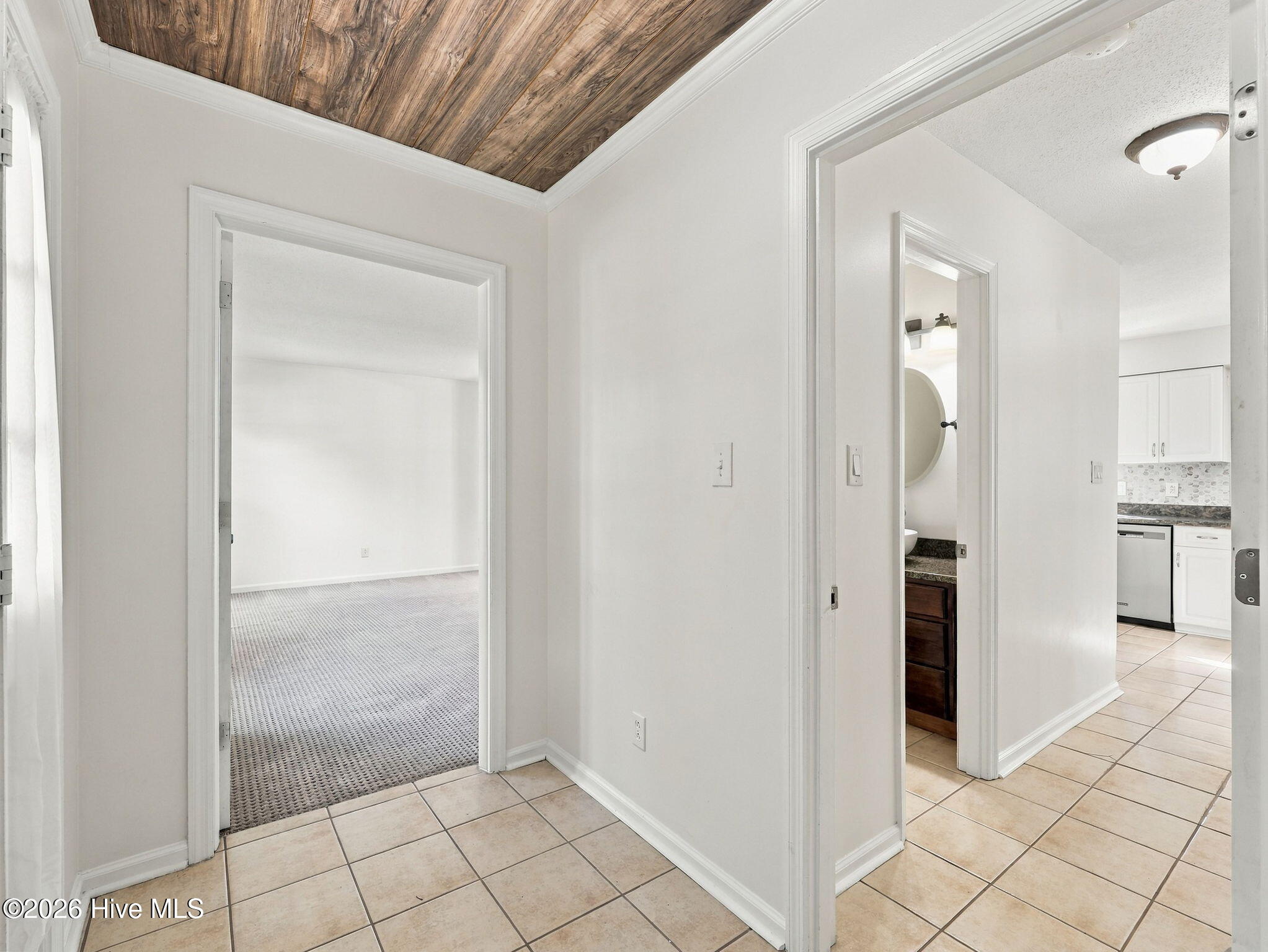 123 Robinhood Drive Property Photo 4