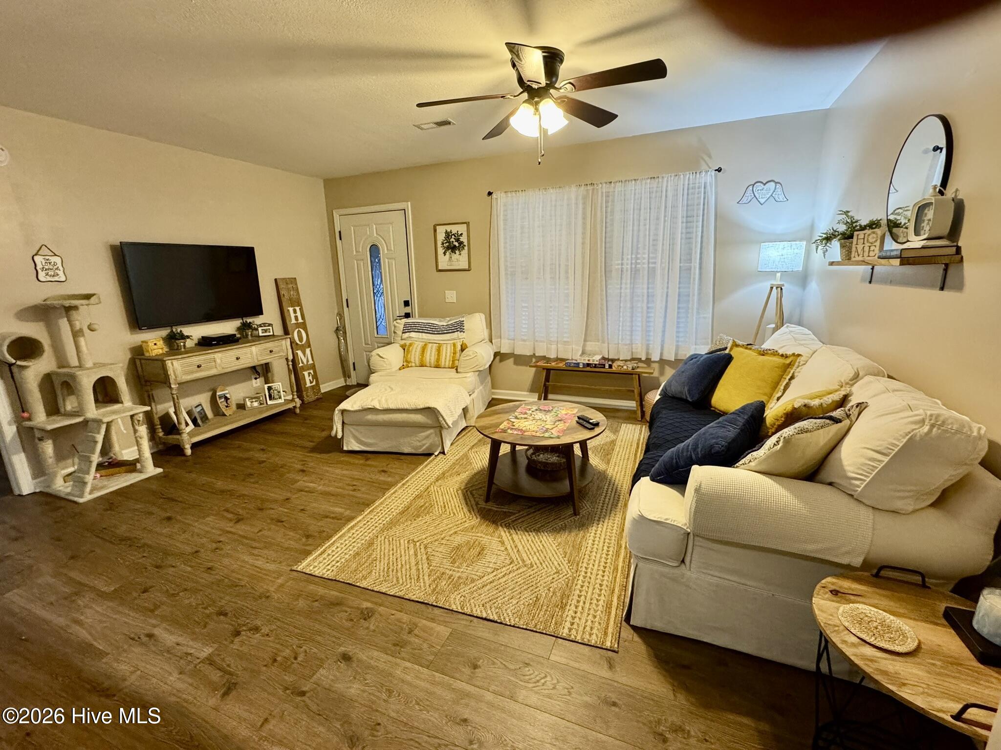 305 Klamath Trail Property Photo 8