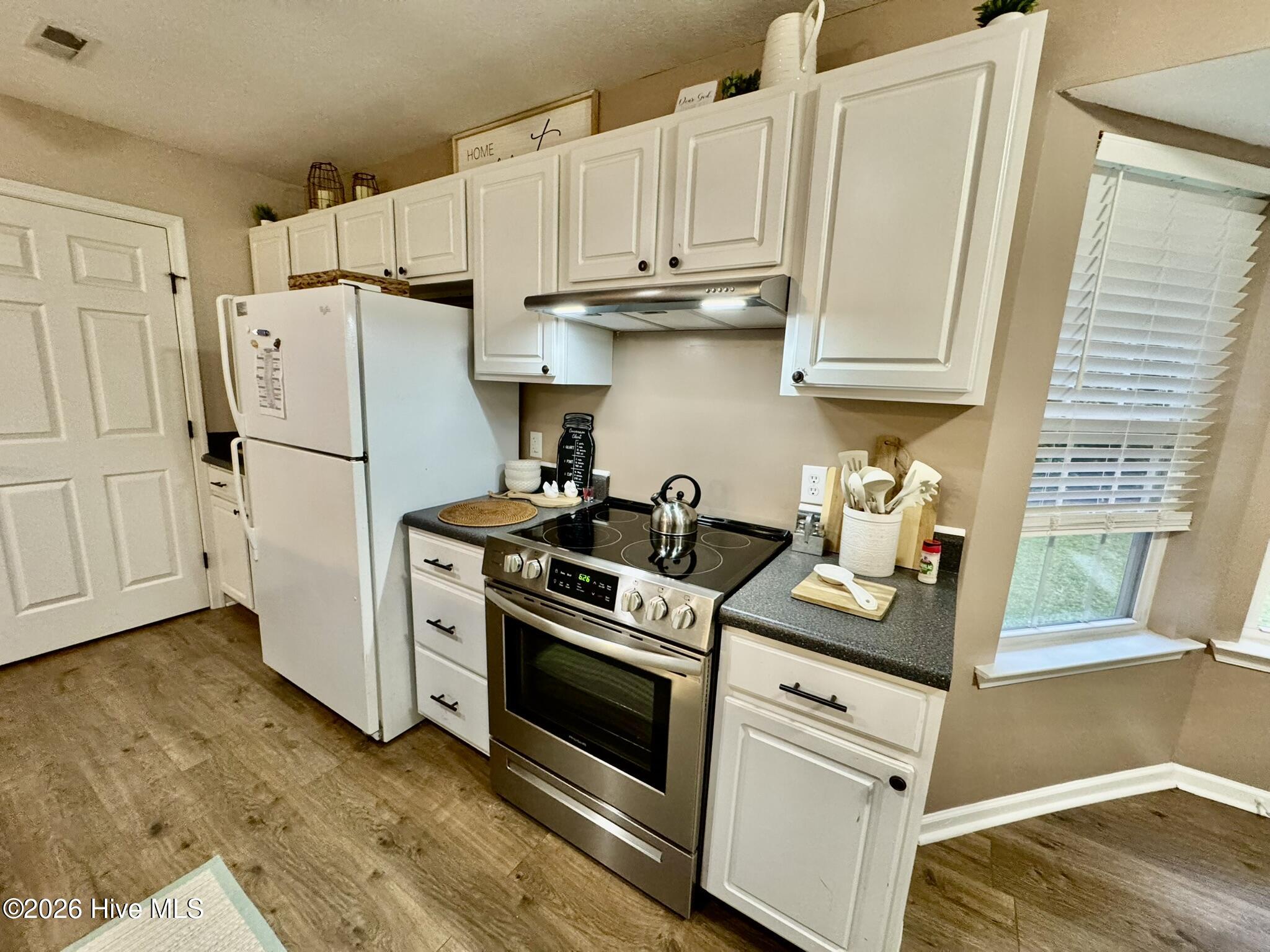 305 Klamath Trail Property Photo 10