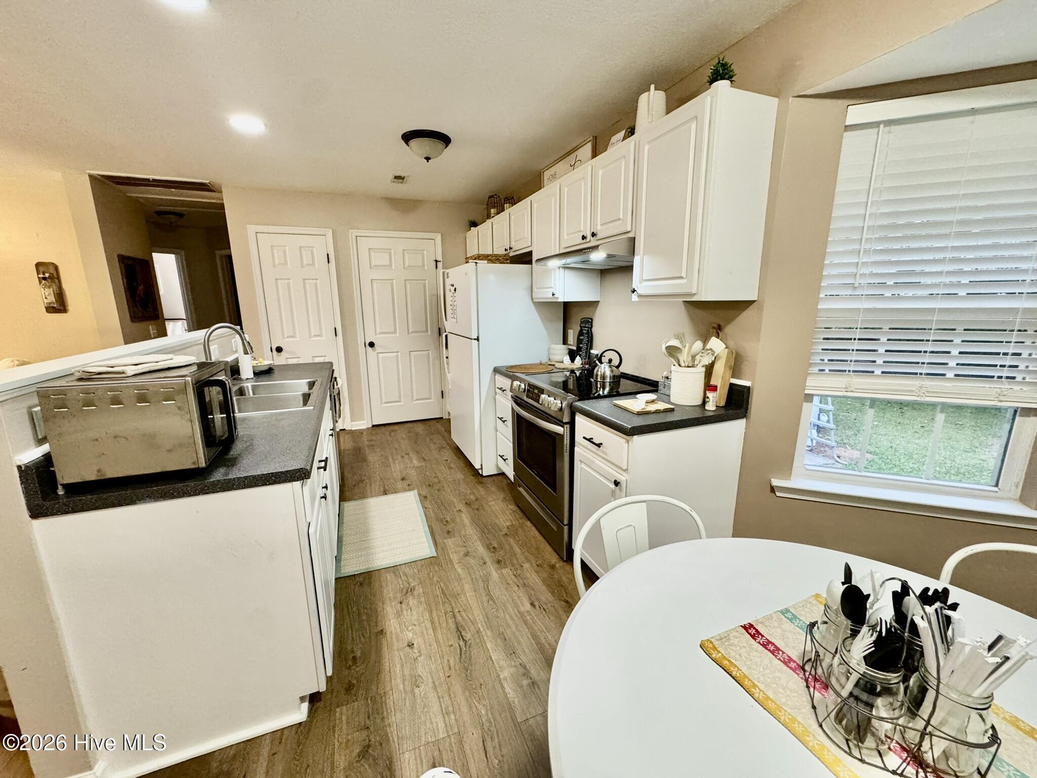 305 Klamath Trail Property Photo 11