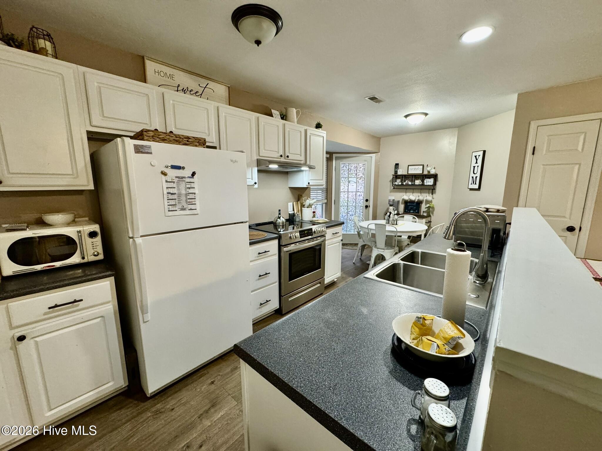 305 Klamath Trail Property Photo 13