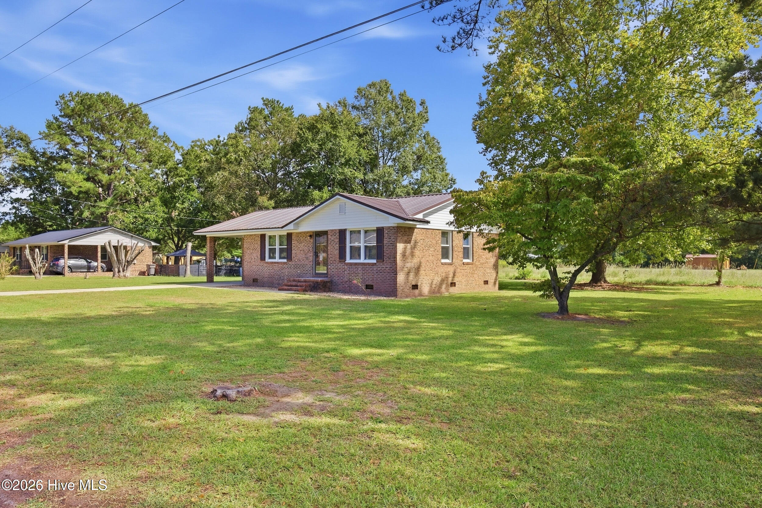 109 E Walnut Street Property Photo 2