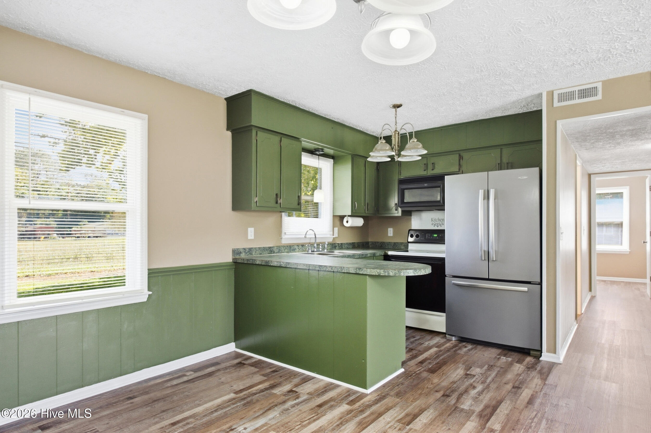 109 E Walnut Street Property Photo 11