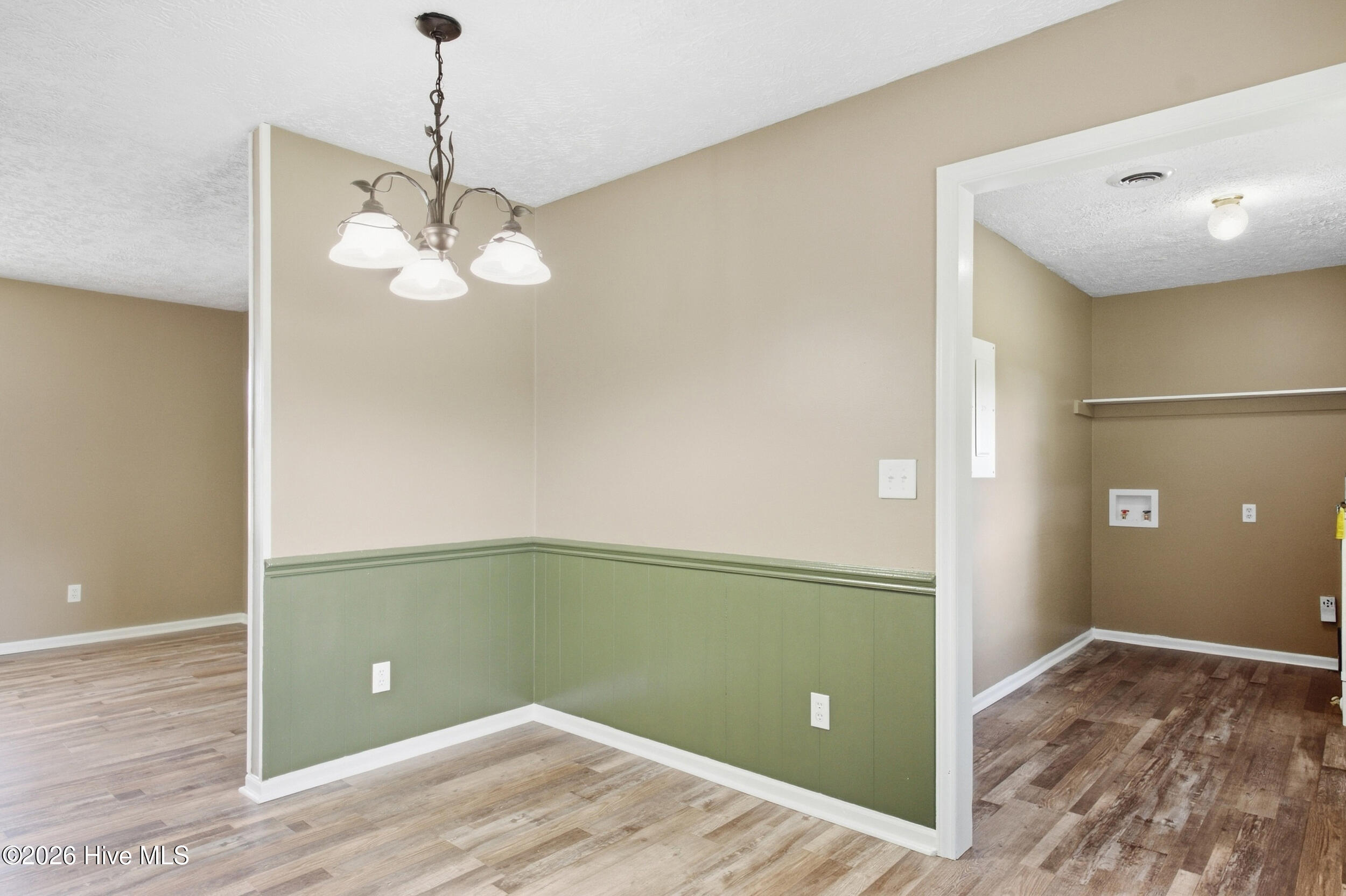 109 E Walnut Street Property Photo 13