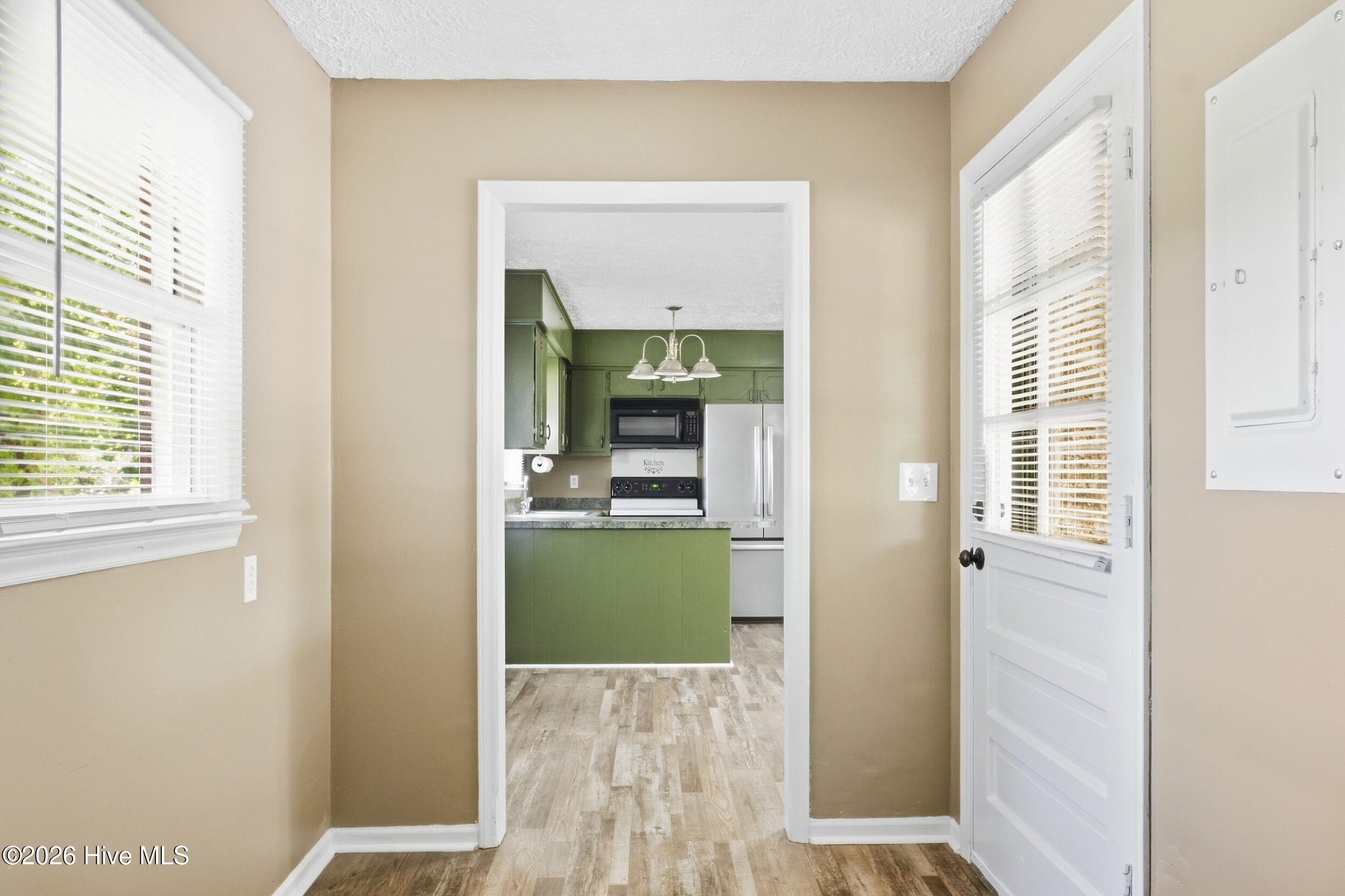 109 E Walnut Street Property Photo 19