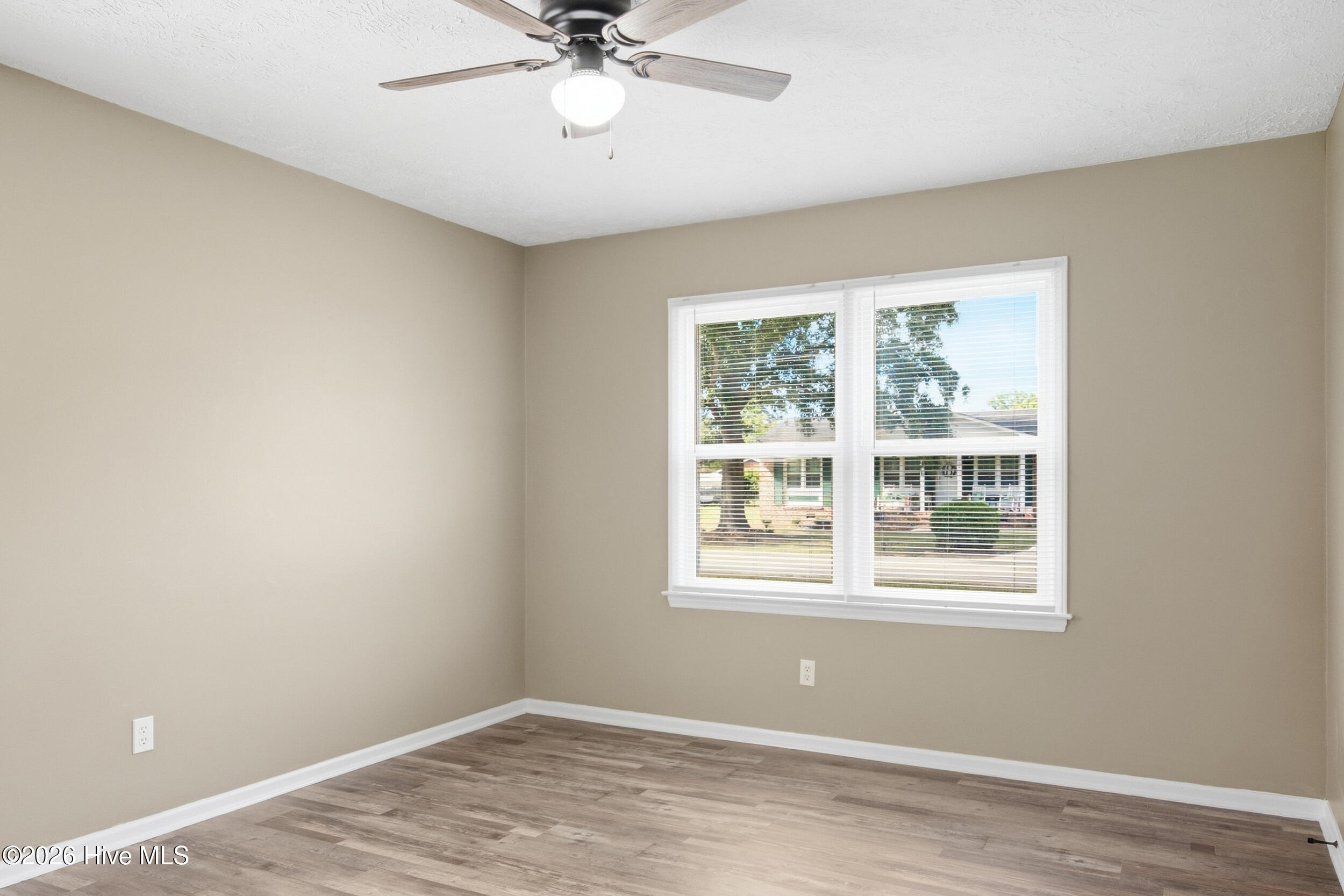 109 E Walnut Street Property Photo 20