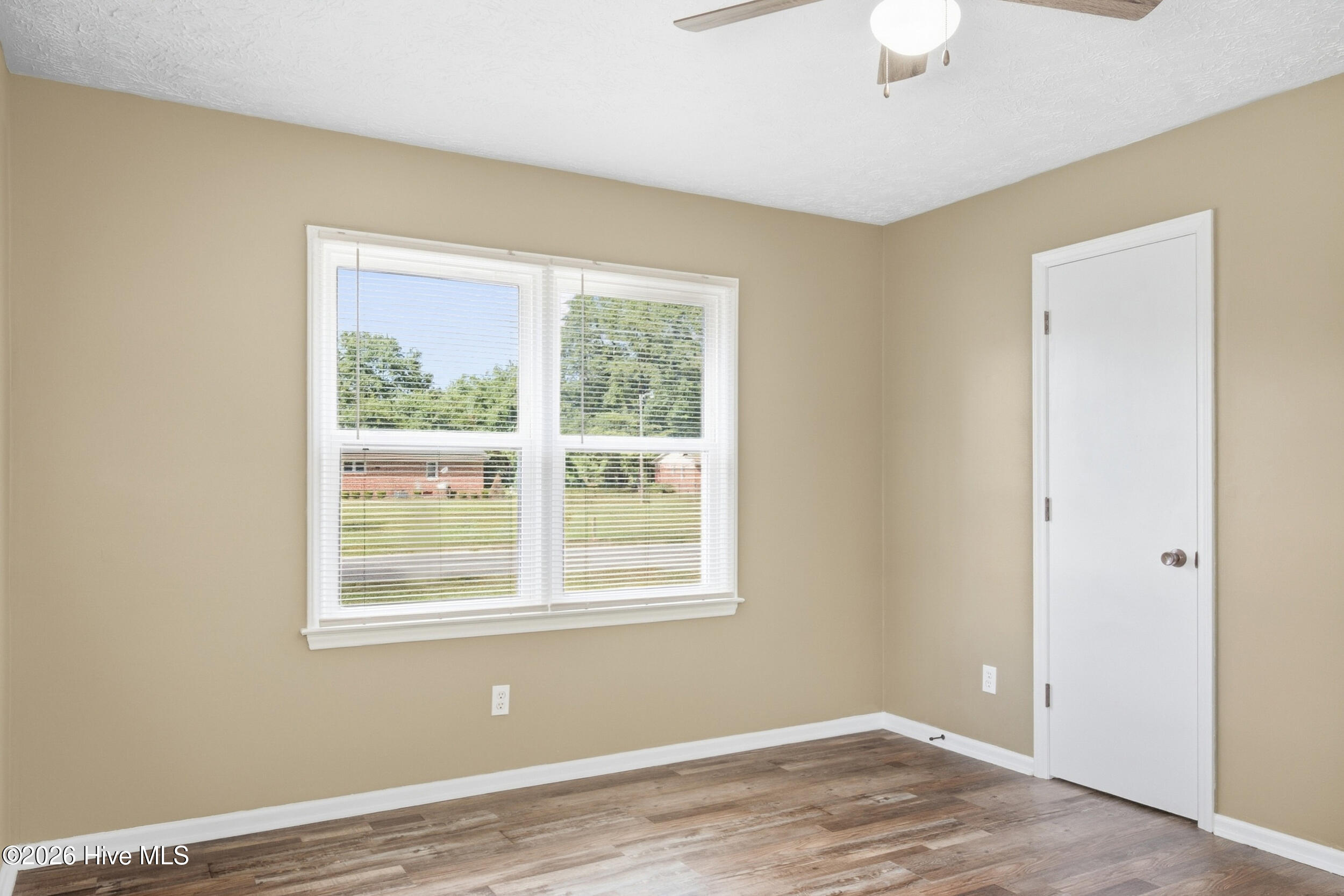 109 E Walnut Street Property Photo 21