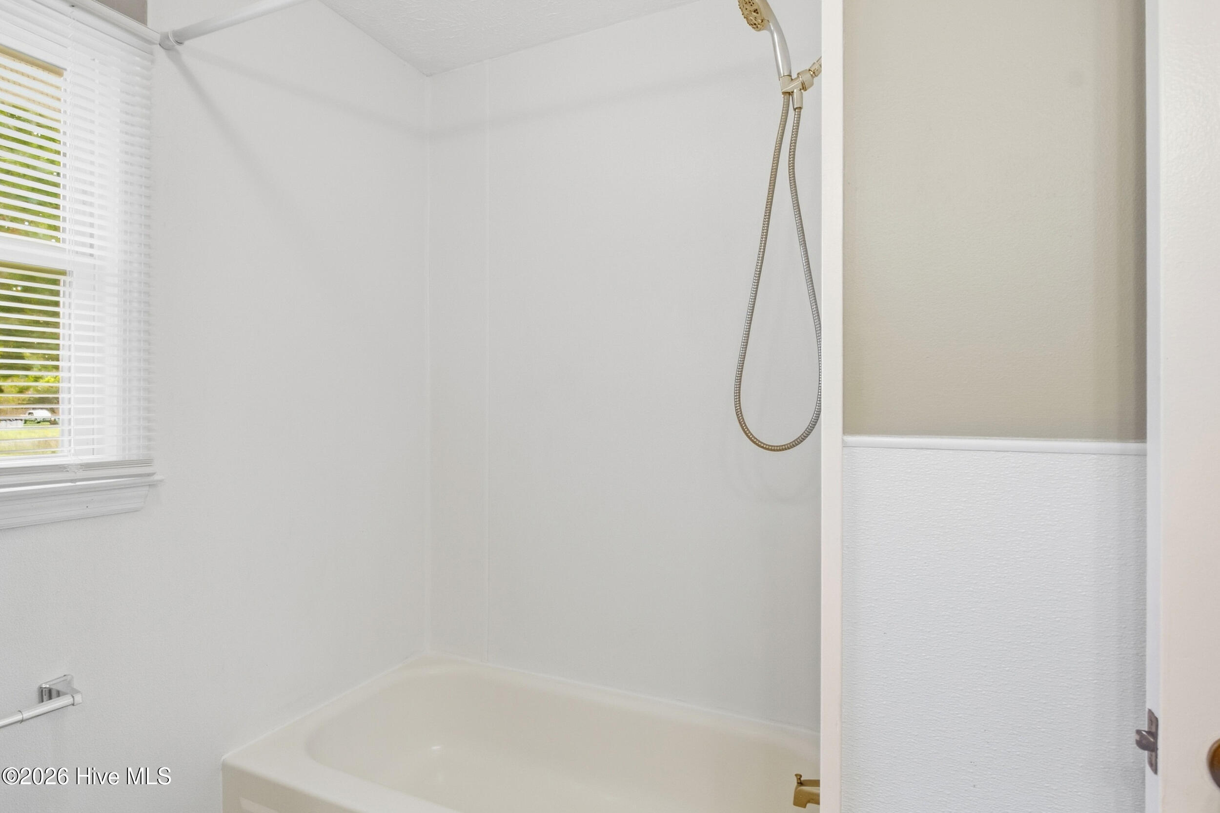 109 E Walnut Street Property Photo 26