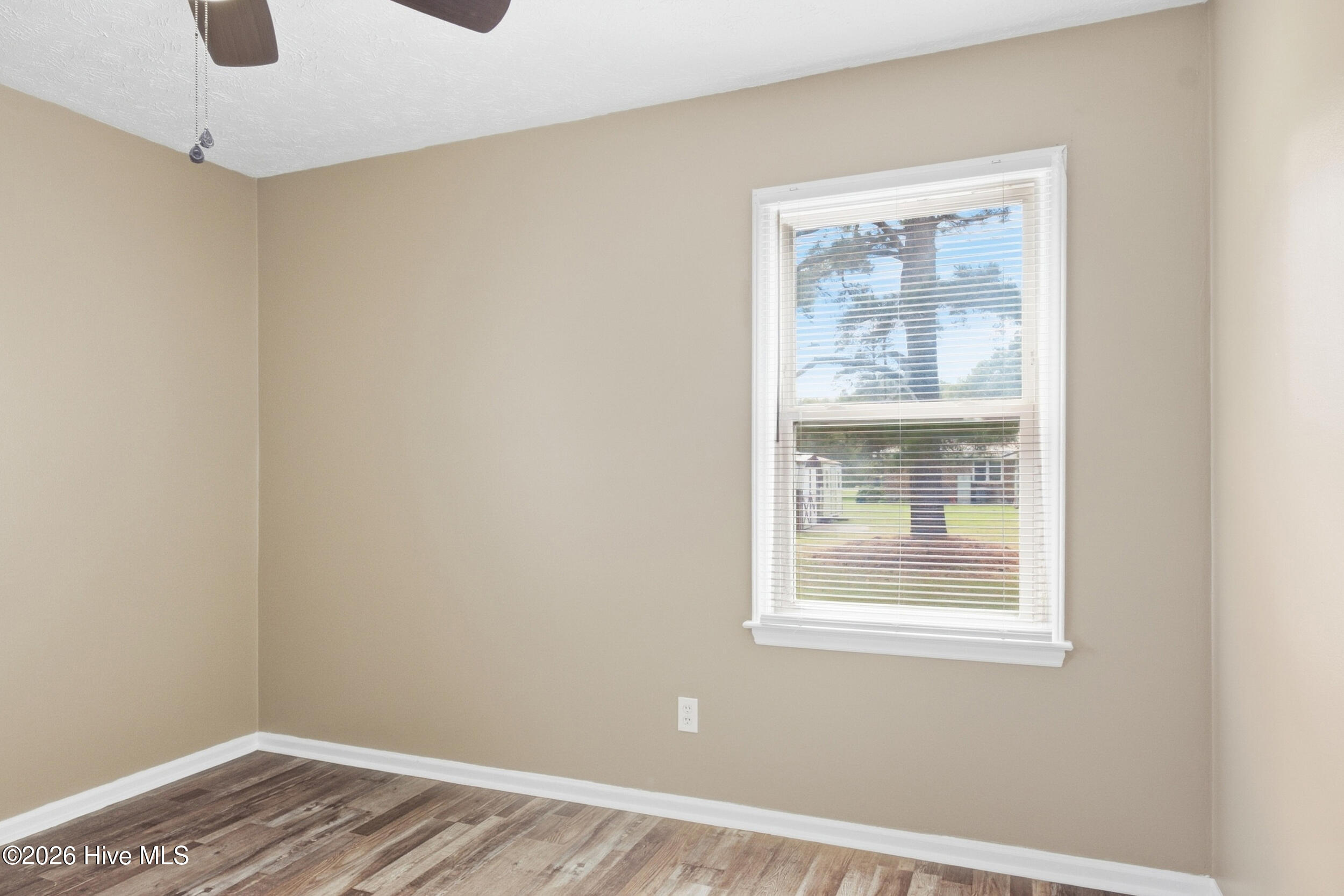 109 E Walnut Street Property Photo 28