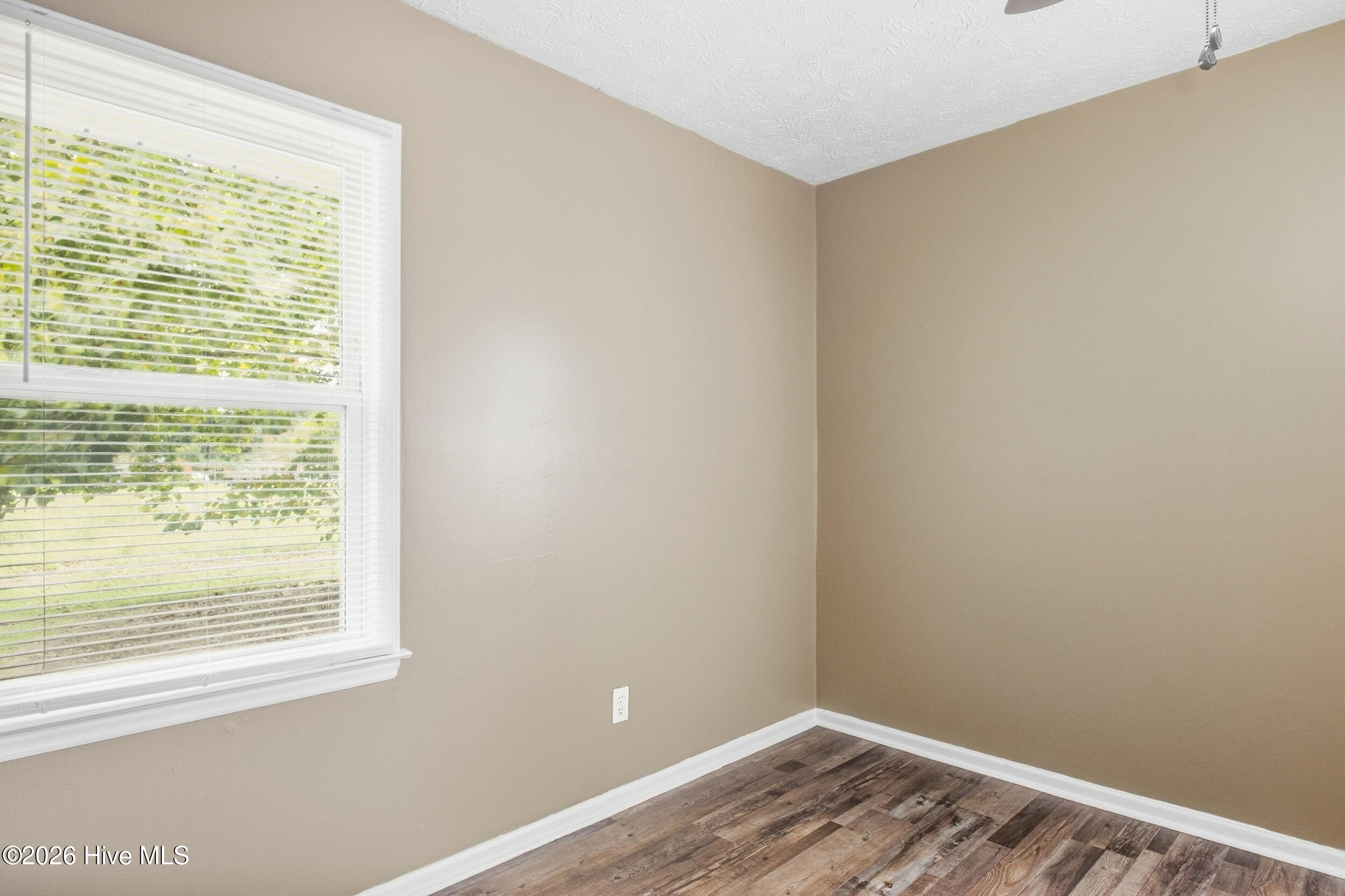 109 E Walnut Street Property Photo 29