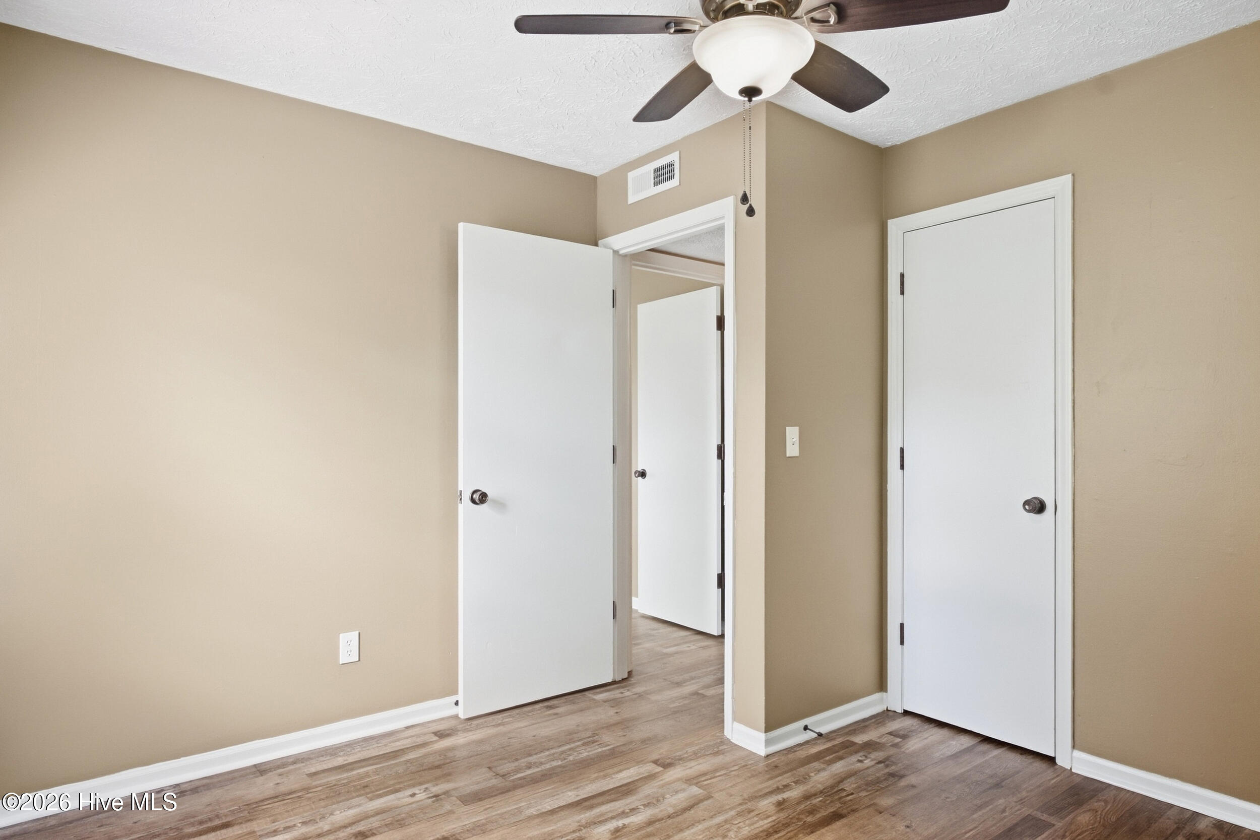109 E Walnut Street Property Photo 31