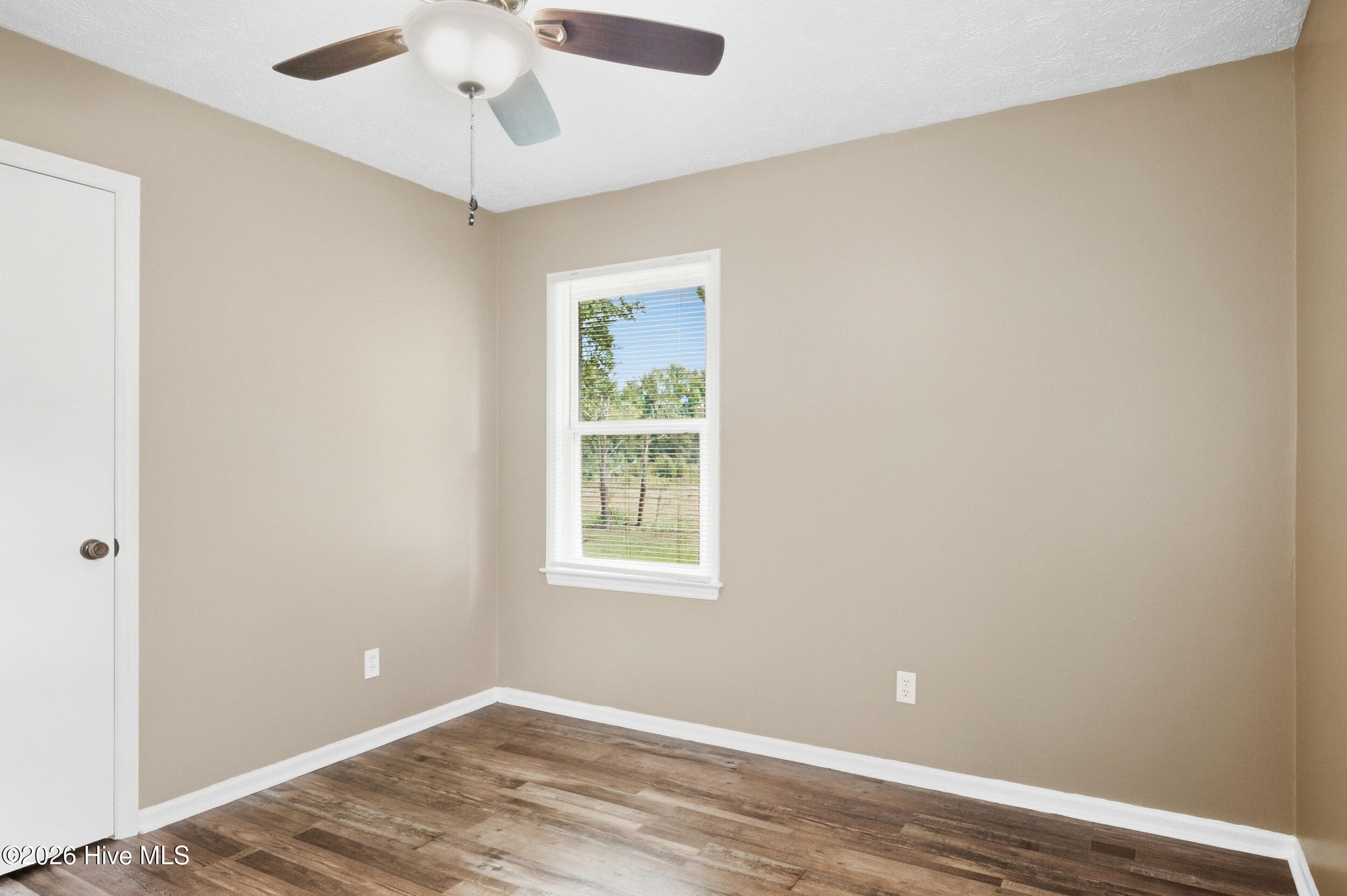 109 E Walnut Street Property Photo 32