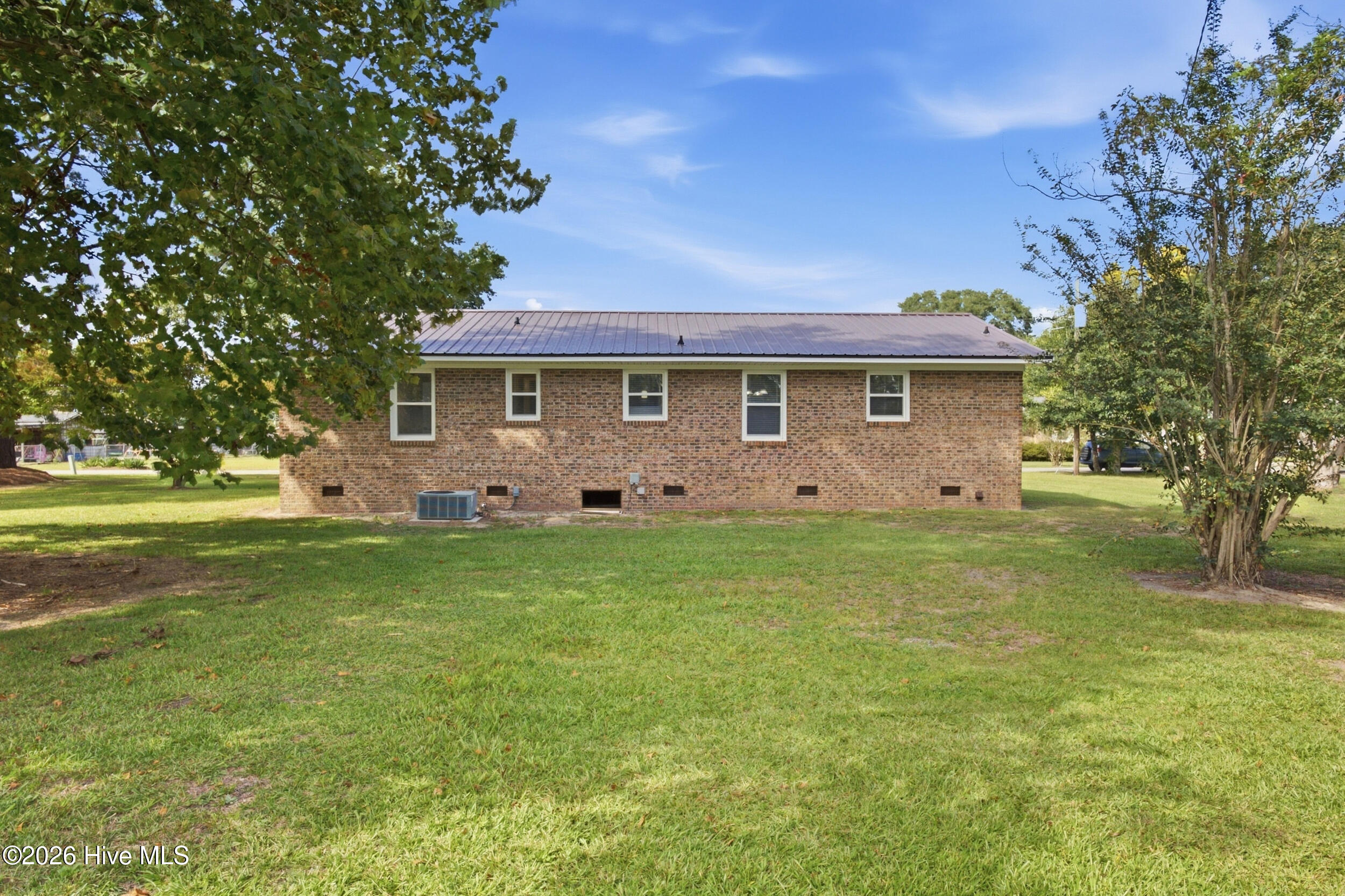109 E Walnut Street Property Photo 38