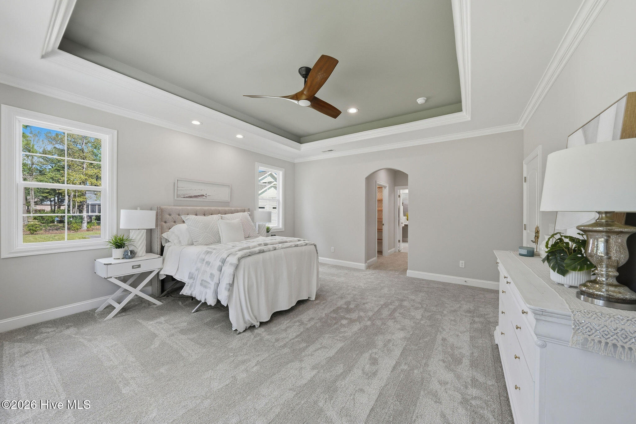 212 E Winding Way Property Photo 30