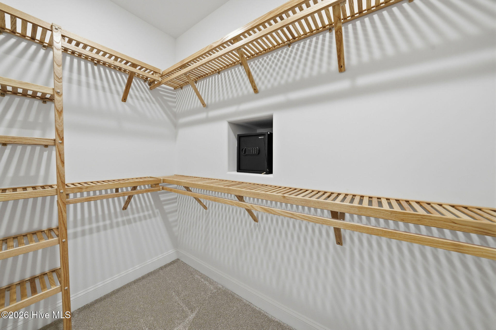 212 E Winding Way Property Photo 35