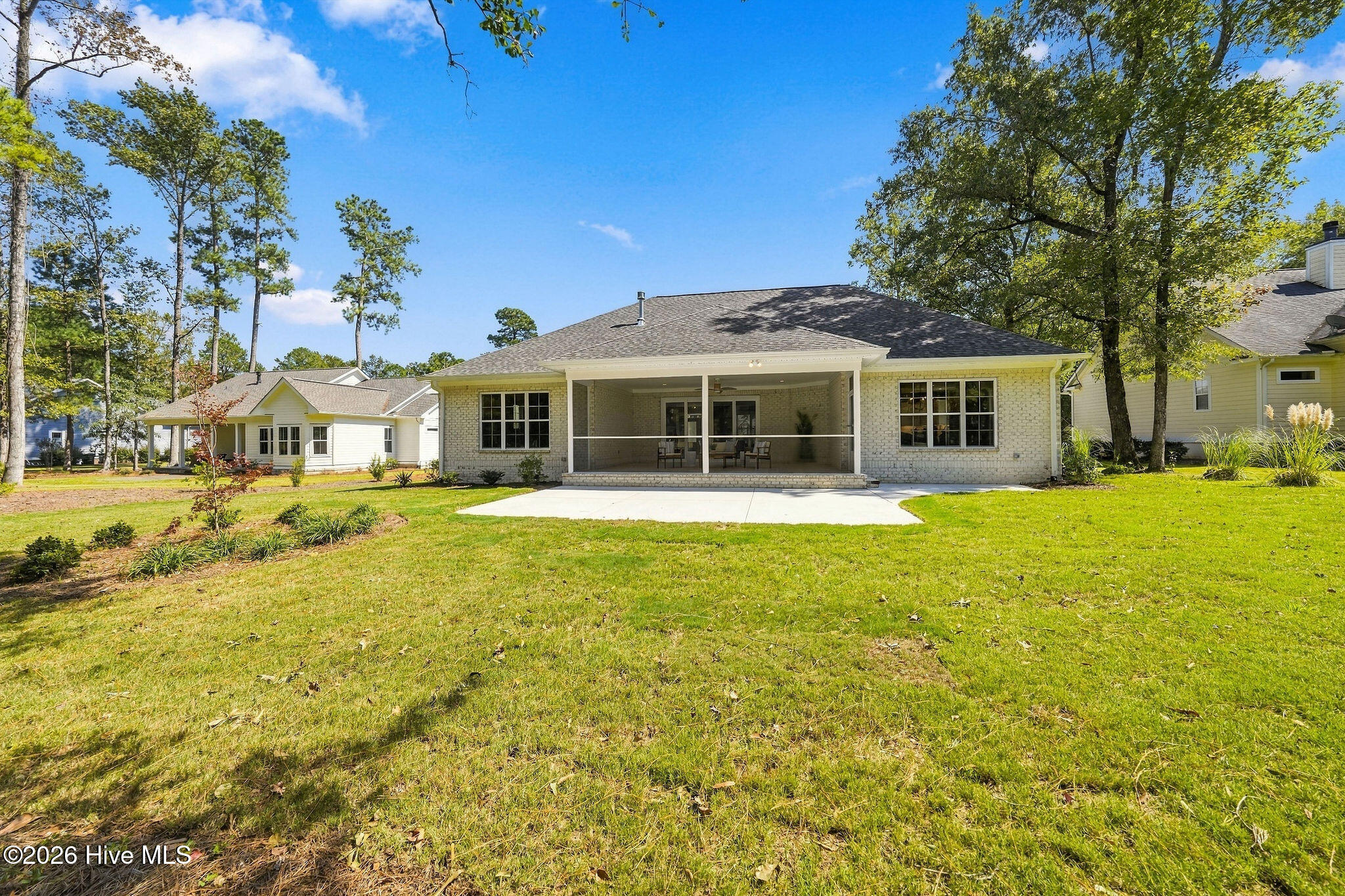 212 E Winding Way Property Photo 37