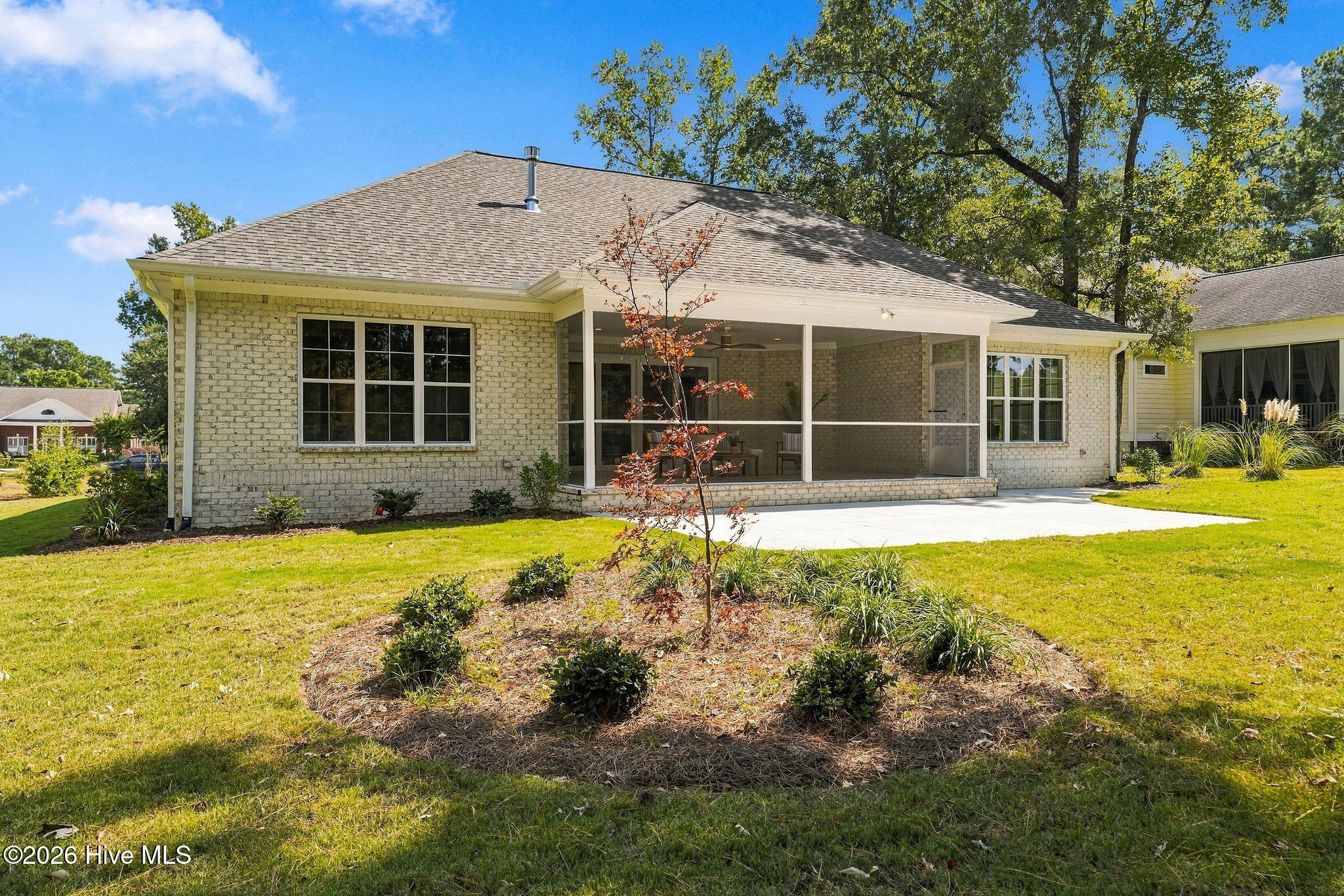 212 E Winding Way Property Photo 39