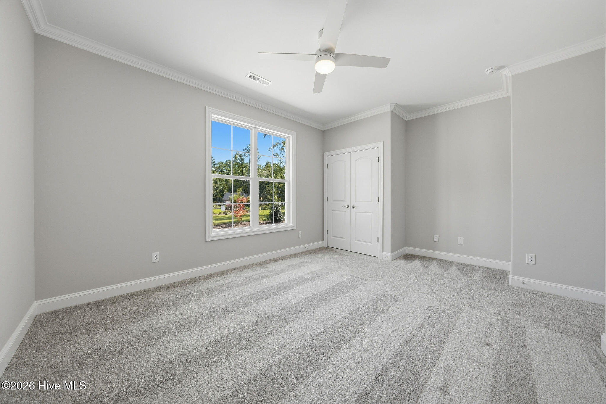 212 E Winding Way Property Photo 43