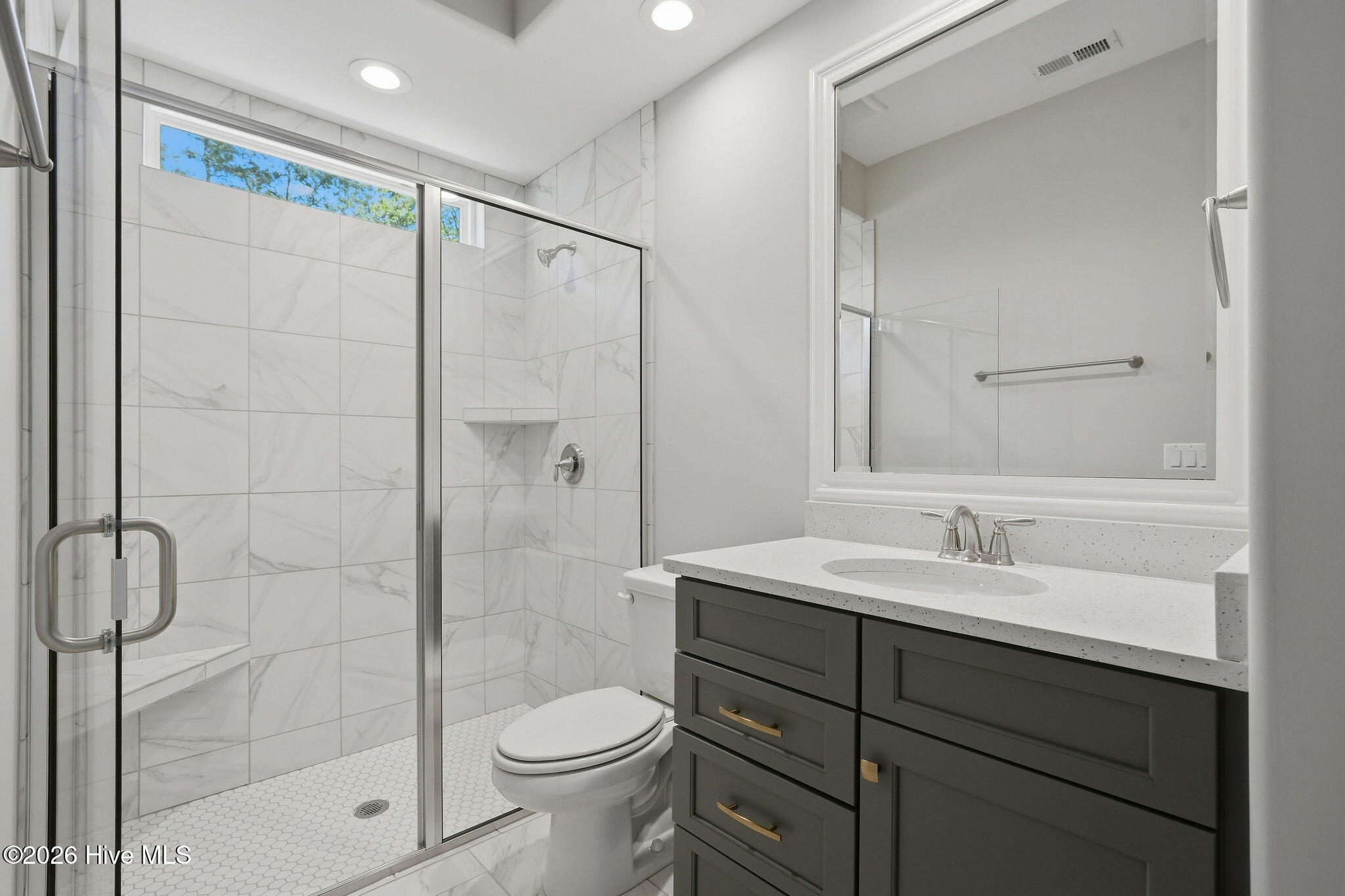 212 E Winding Way Property Photo 46