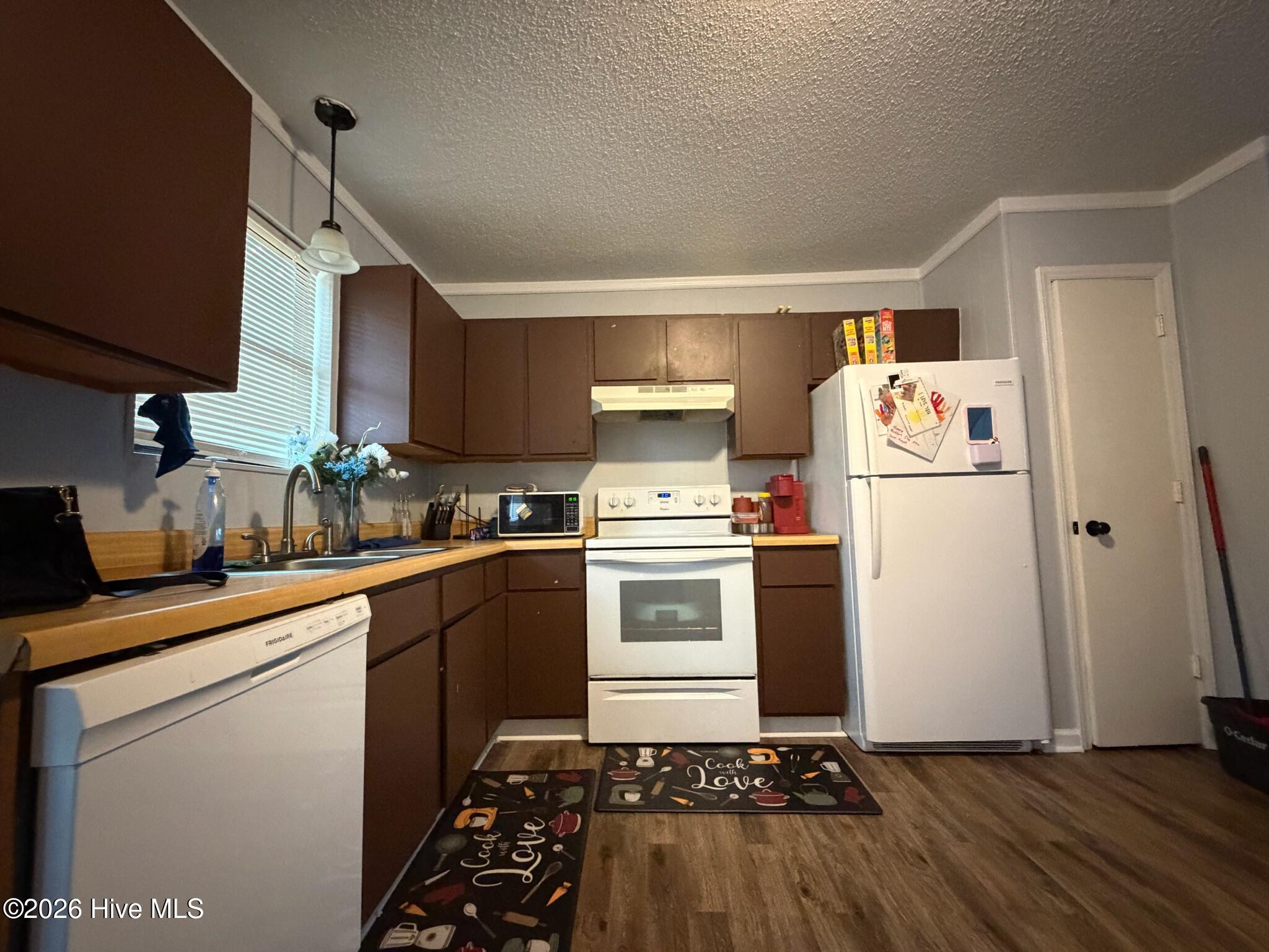 108 Ravenwood Drive Property Photo 3