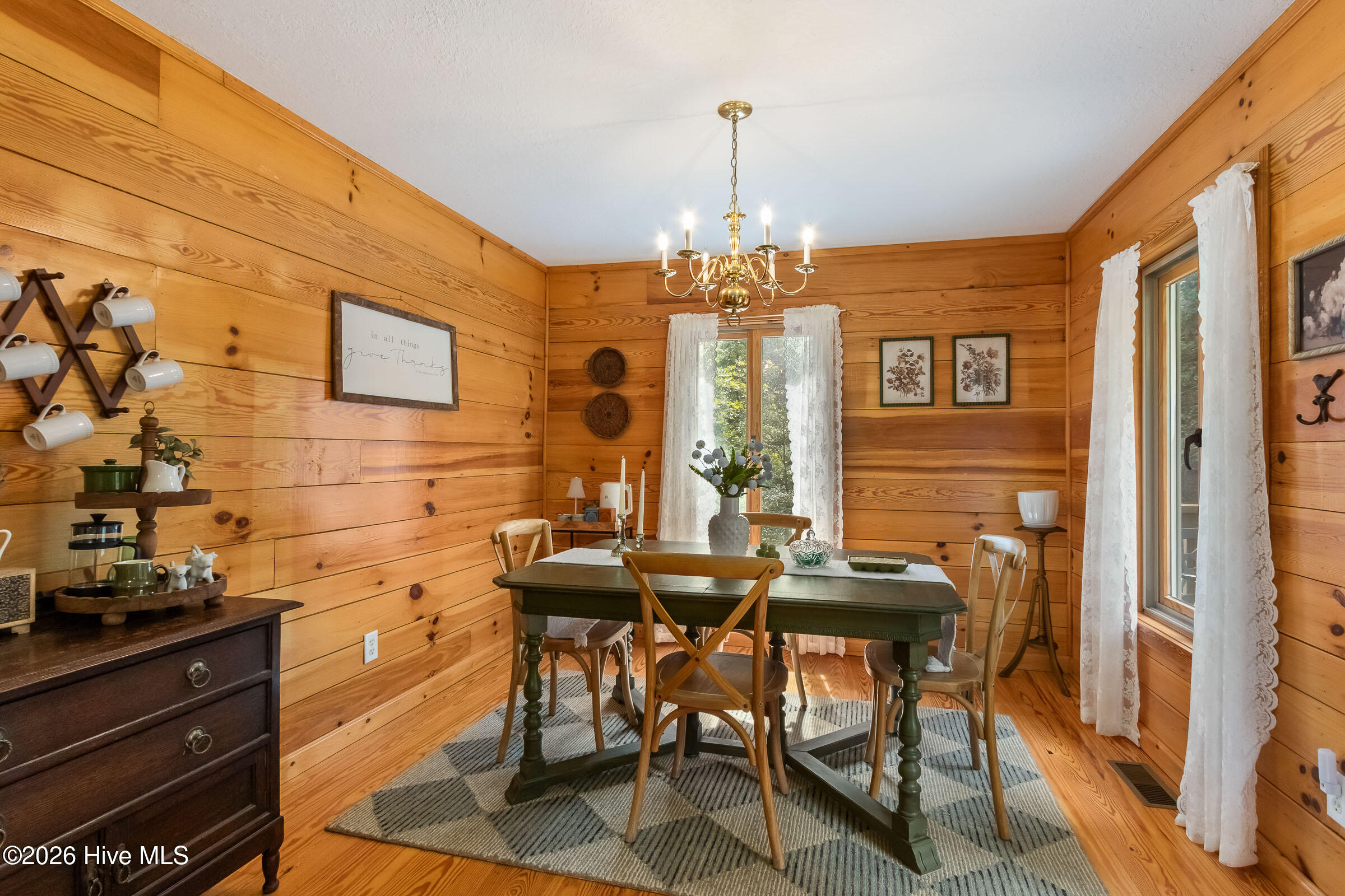 3270 Ebenezer Road Property Photo 10