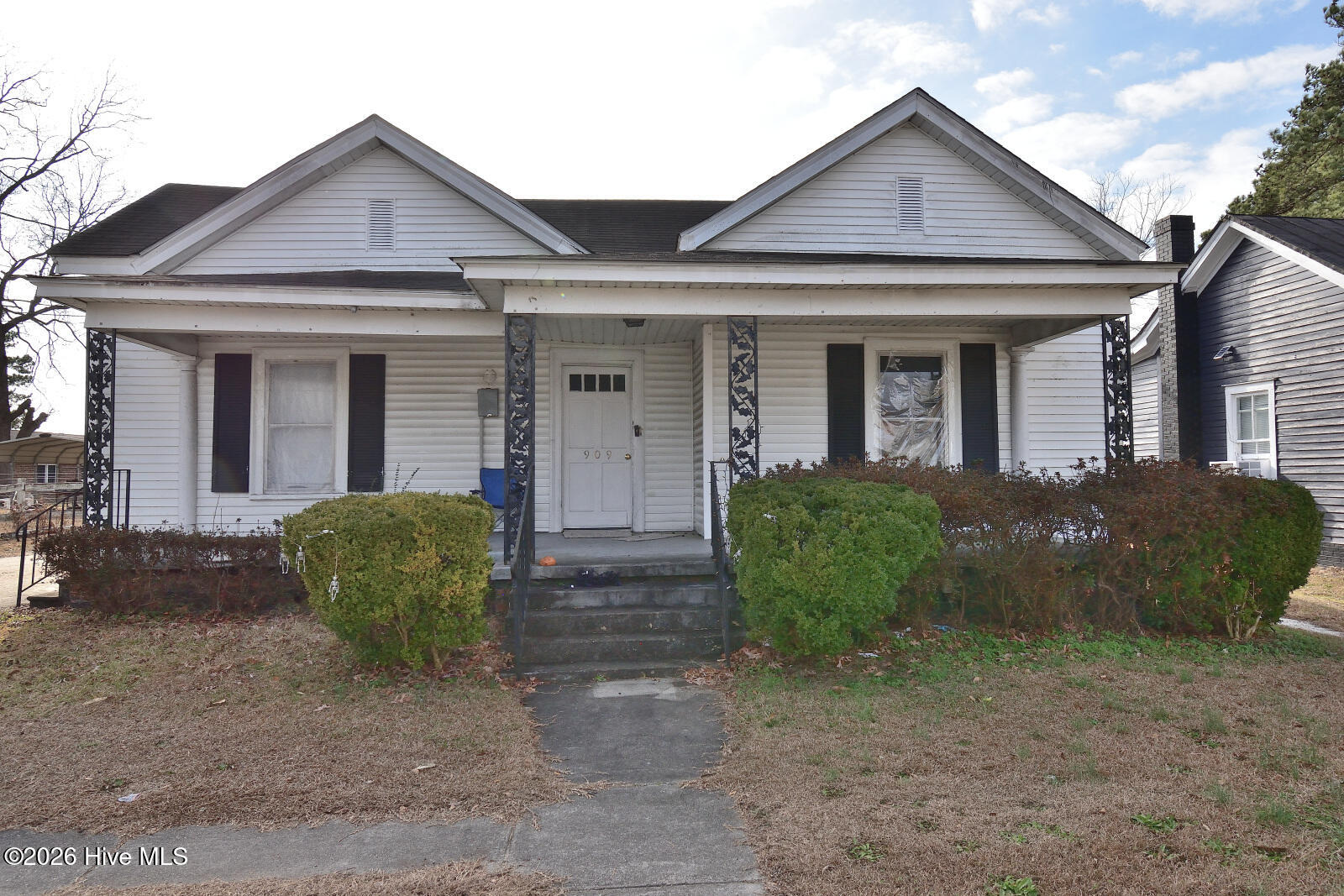 909 Nashville Road Property Photo 1