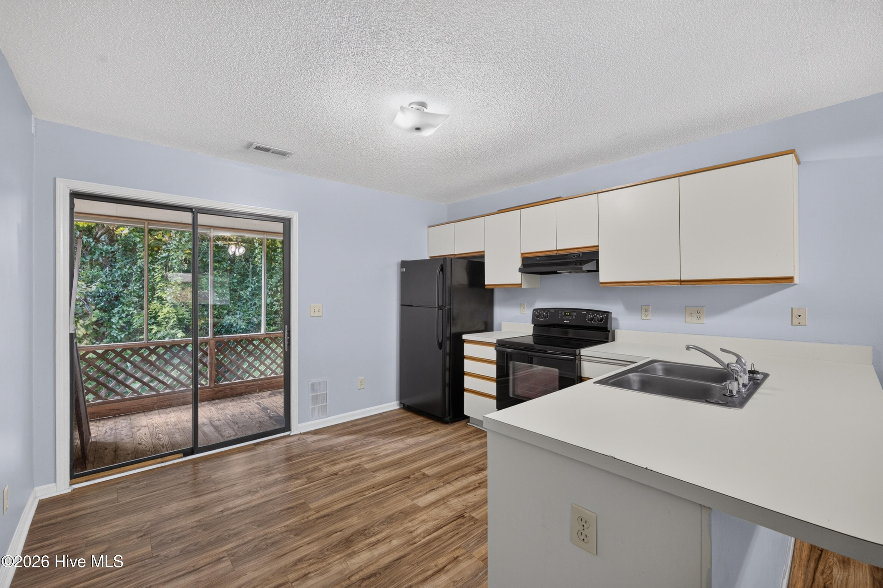 522 S Kerr Avenue Apt 42 Property Photo 10
