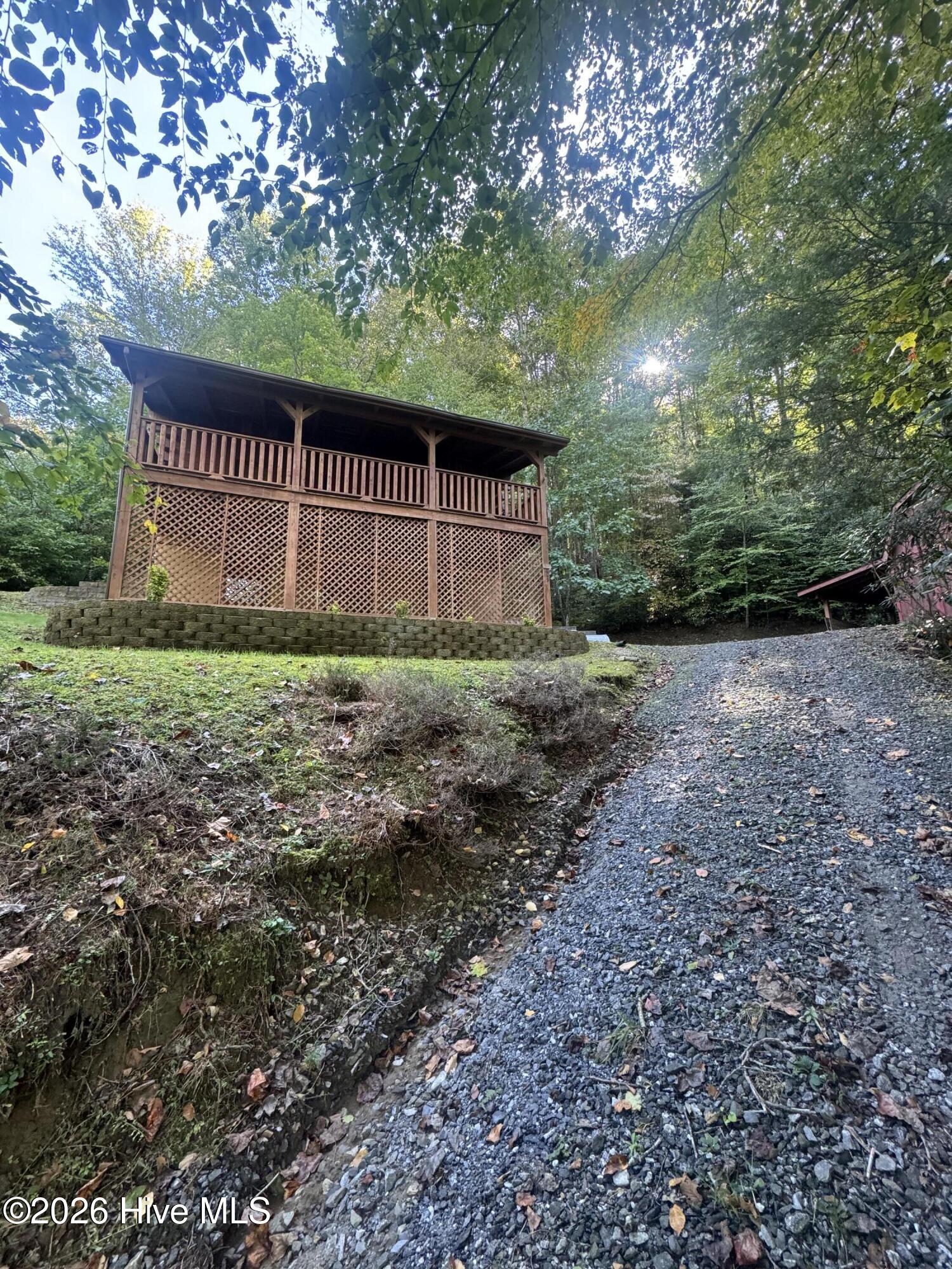 889 Wagon Train Road Property Photo 3