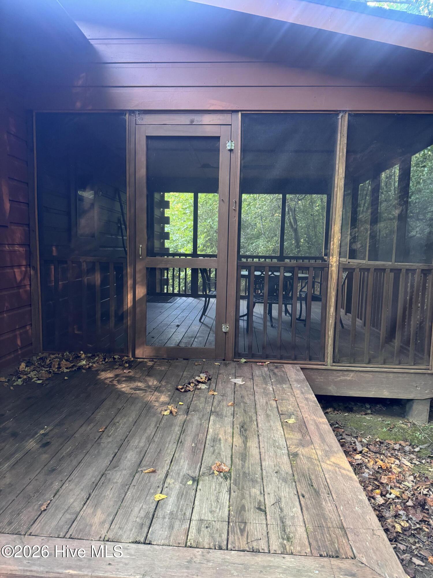 889 Wagon Train Road Property Photo 12