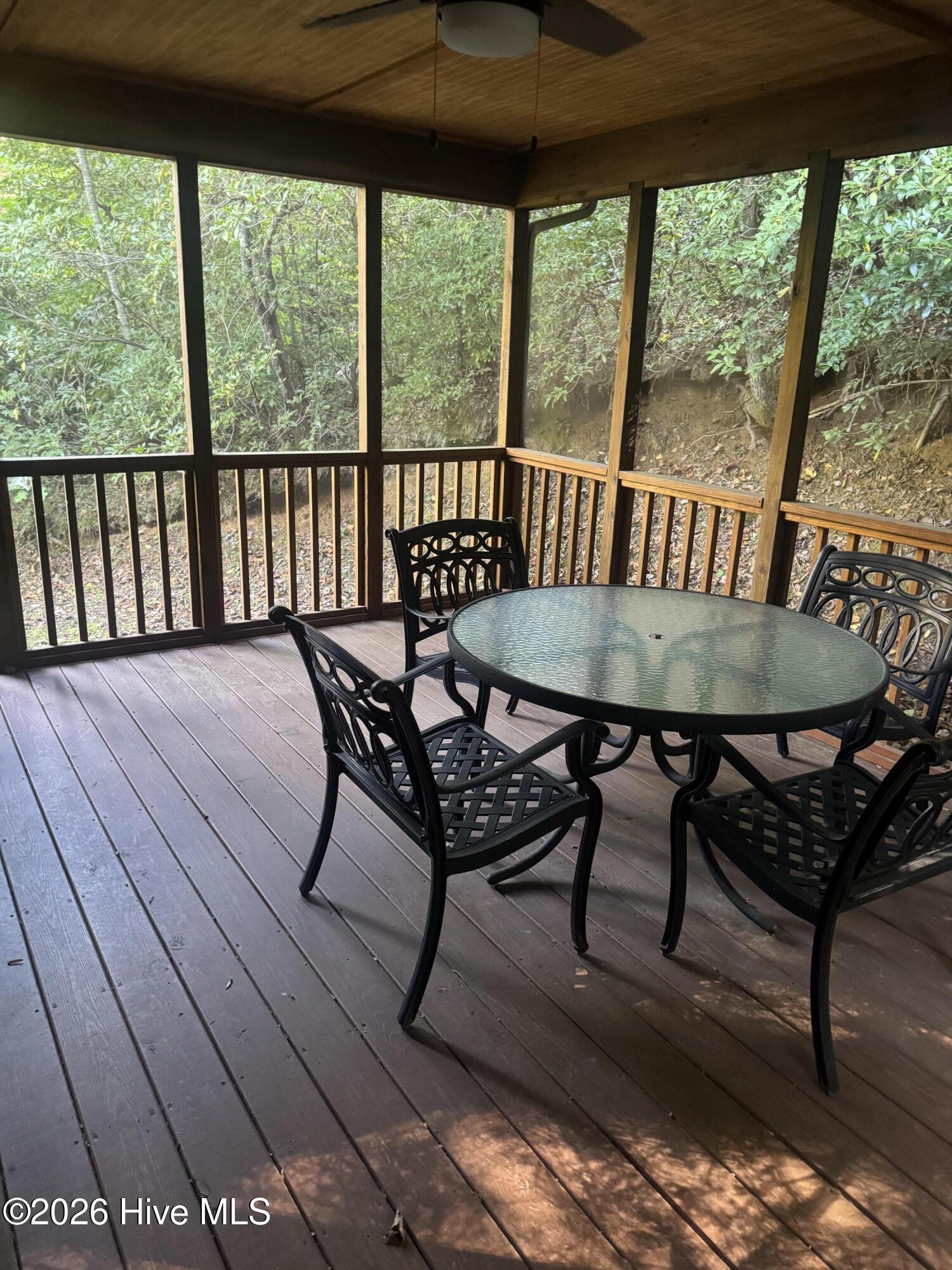 889 Wagon Train Road Property Photo 14
