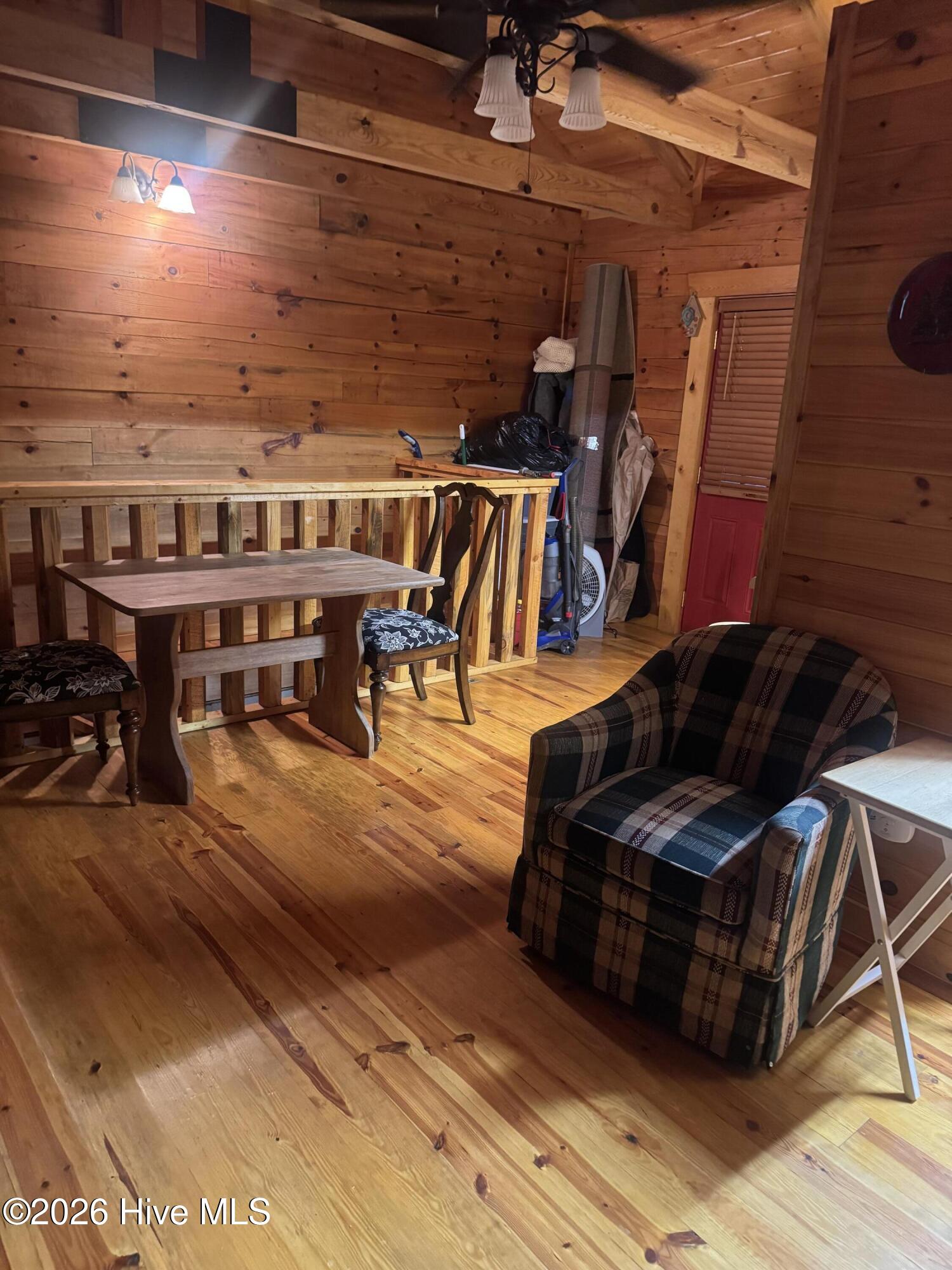 889 Wagon Train Road Property Photo 16