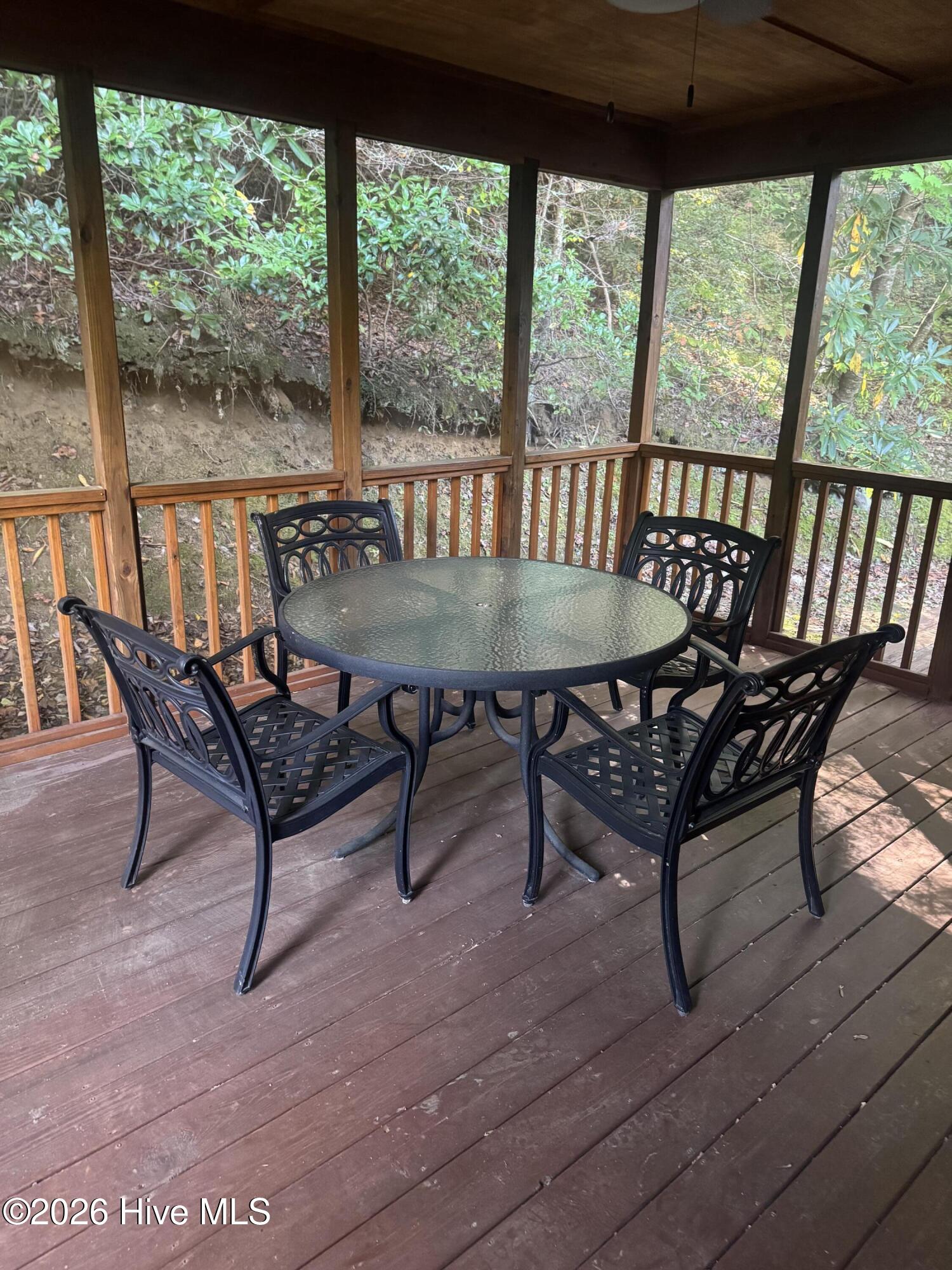 889 Wagon Train Road Property Photo 31